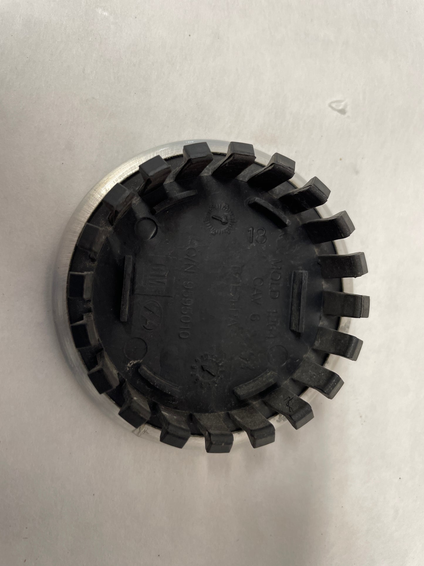 2018 Chevy Camaro SS Wheel Center Caps Silver OEM - Day's Parts Yard