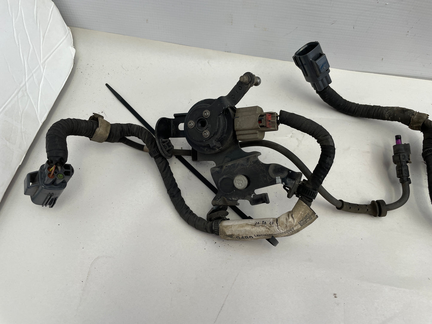 2017 Chevy SS Sedan Front RH & LH Suspension Ride Height Control Sensors OEM - Day's Parts Yard