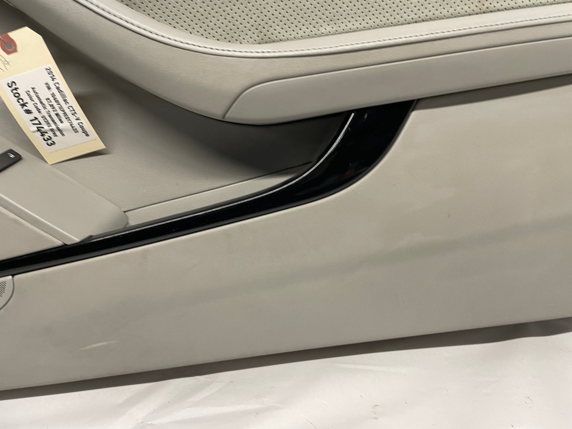 2014 Cadillac CTS-V Coupe RH Passenger Front Interior Door Panel OEM - Day's Parts Yard