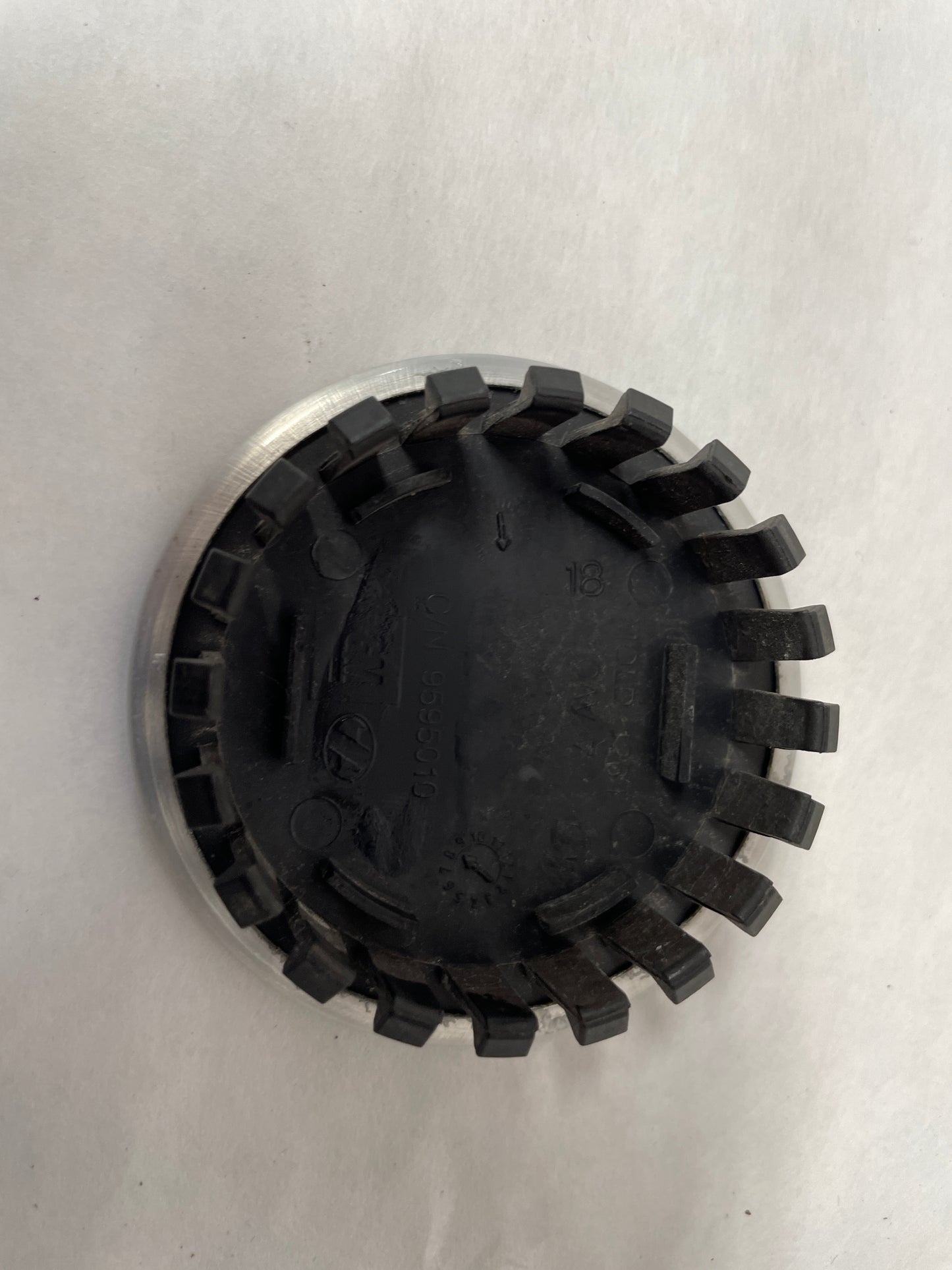 2018 Chevy Camaro SS Wheel Center Caps Silver OEM - Day's Parts Yard