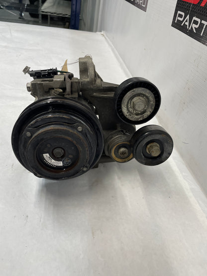 2012 Chevy Caprice PPV AC A/C Air Conditioner Compressor w/ Bracket OEM