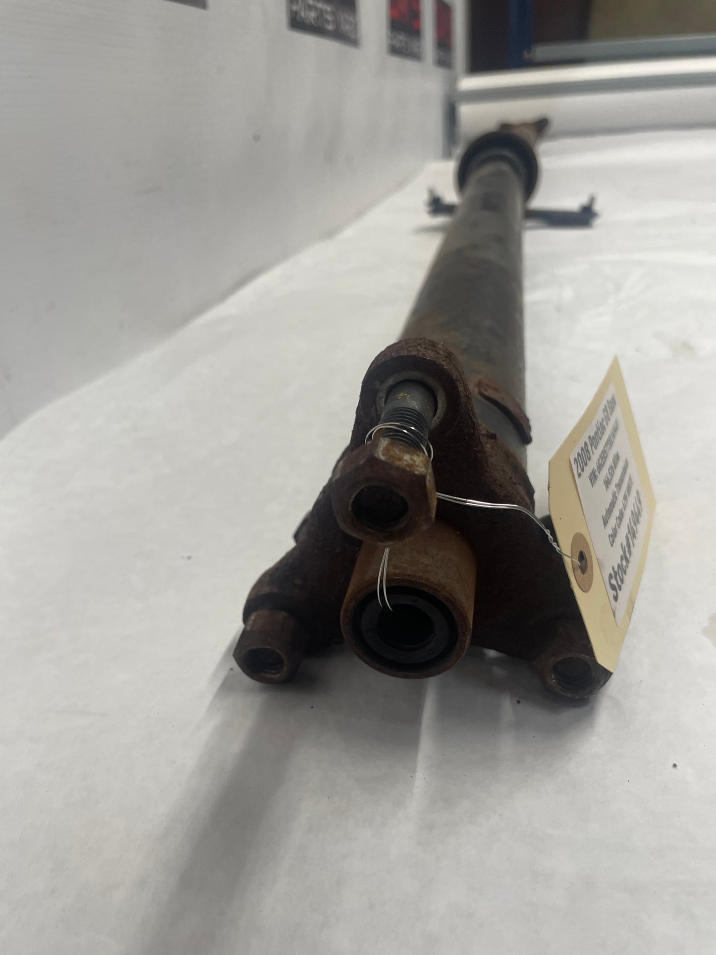 2008 Pontiac G8 Base Automatic Driveshaft Drive Shaft Propeller OEM - Day's Parts Yard