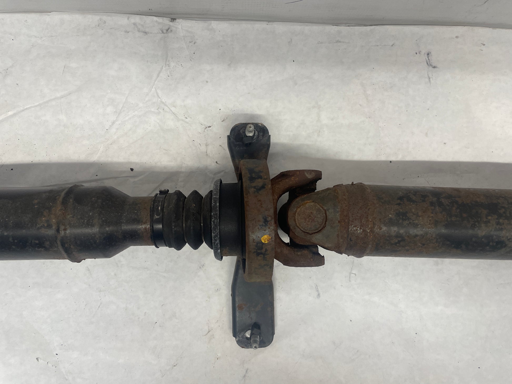 2008 Pontiac G8 Base Automatic Driveshaft Drive Shaft Propeller OEM - Day's Parts Yard
