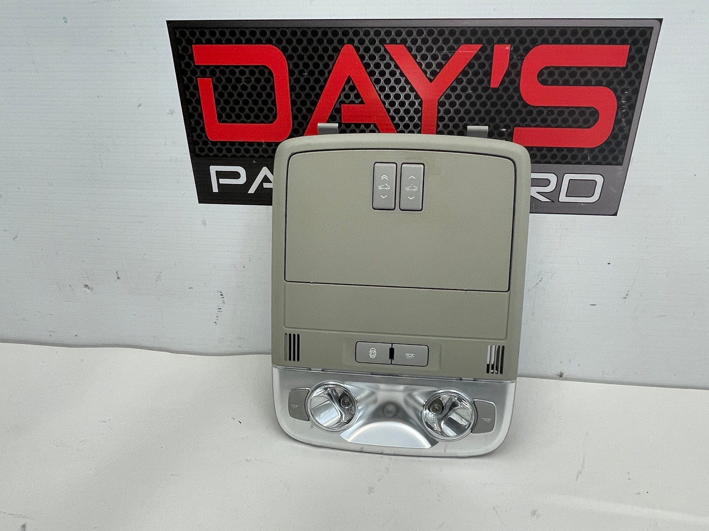 2017 Chevy SS Sedan Over Head Console Dome Map Light OEM - Day's Parts Yard
