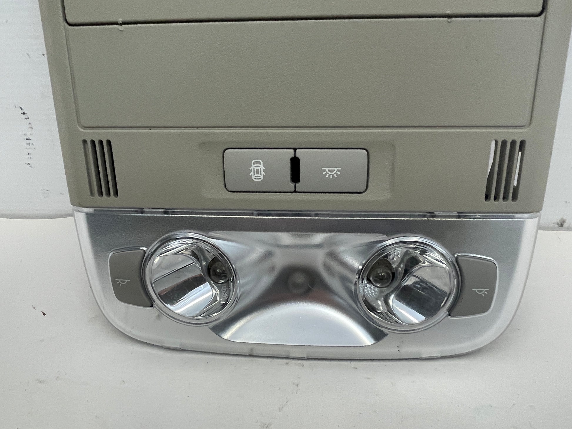 2017 Chevy SS Sedan Over Head Console Dome Map Light OEM - Day's Parts Yard