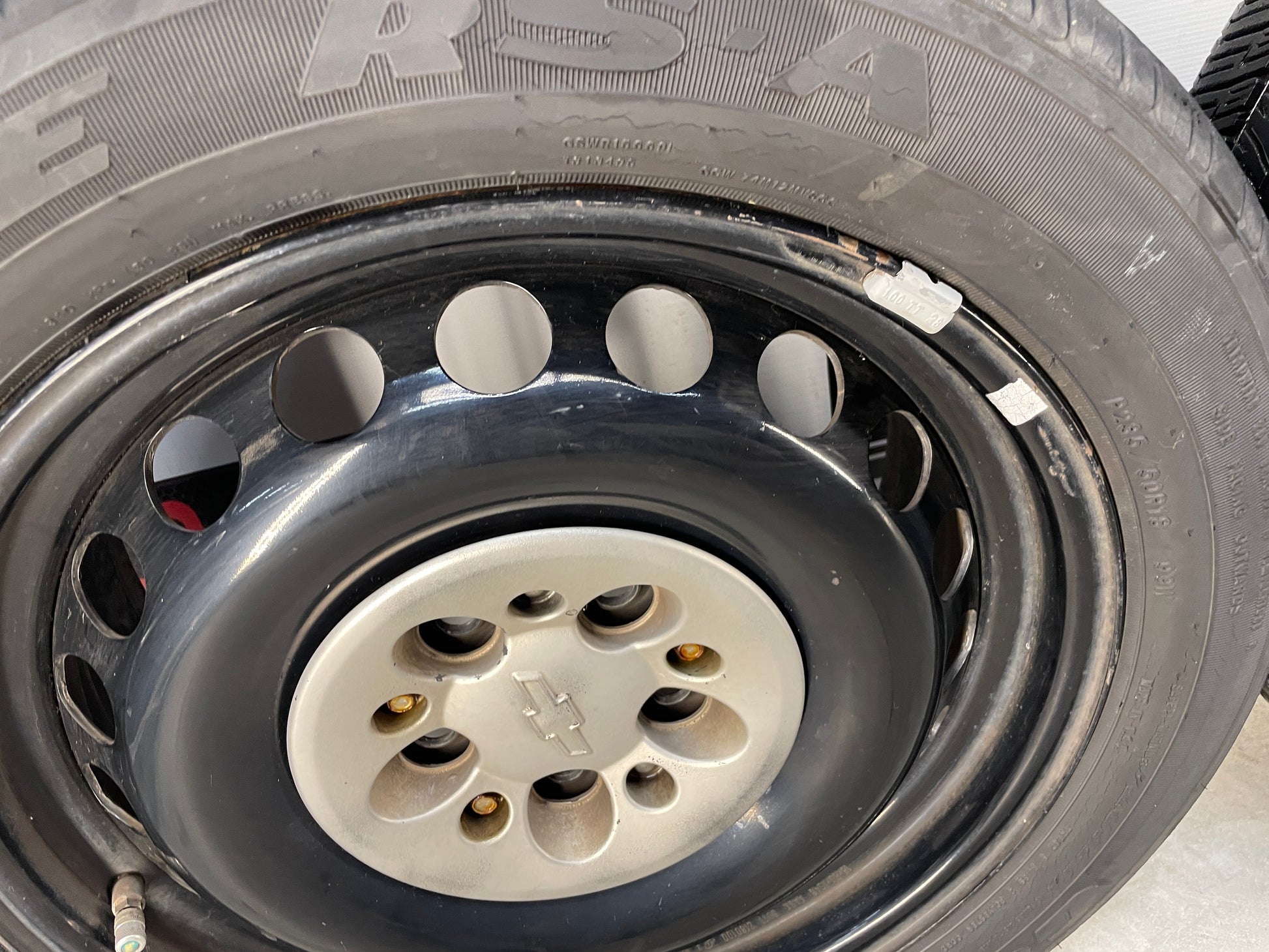 2013 Chevy Caprice PPV Wheel & Tire Set Goodyear Eagle 235/50R18 - Day's Parts Yard