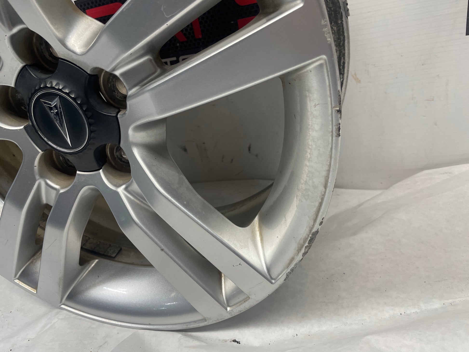 2008 Pontiac G8 Base Wheel 18X8 OEM - Day's Parts Yard