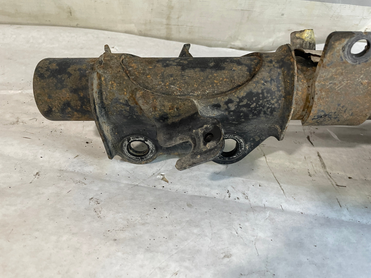 2012 Chevy Camaro SS Front RH Passenger Shock Strut Assembly Absorber OEM - Day's Parts Yard
