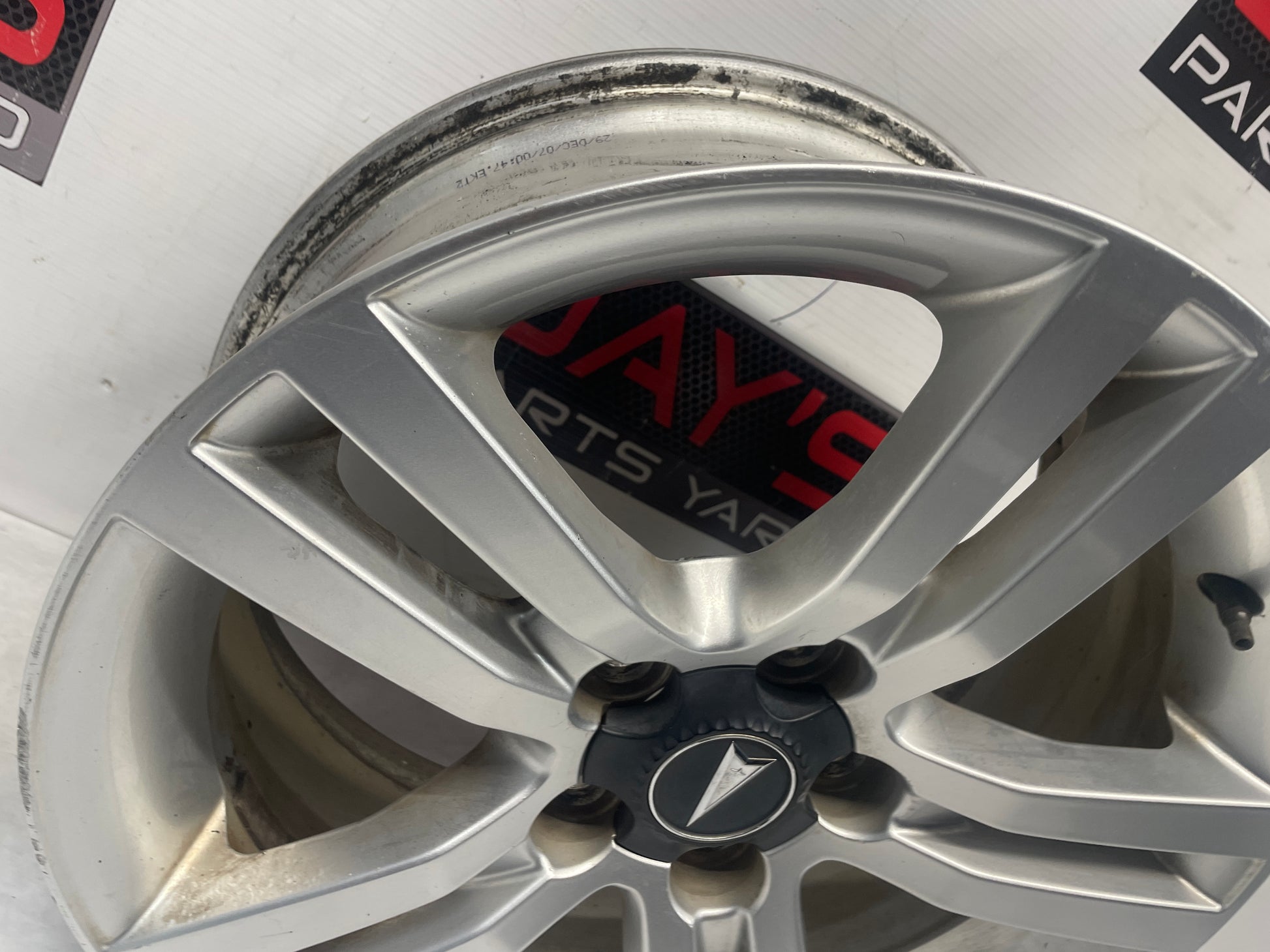 2008 Pontiac G8 Base Wheel 18X8 OEM - Day's Parts Yard