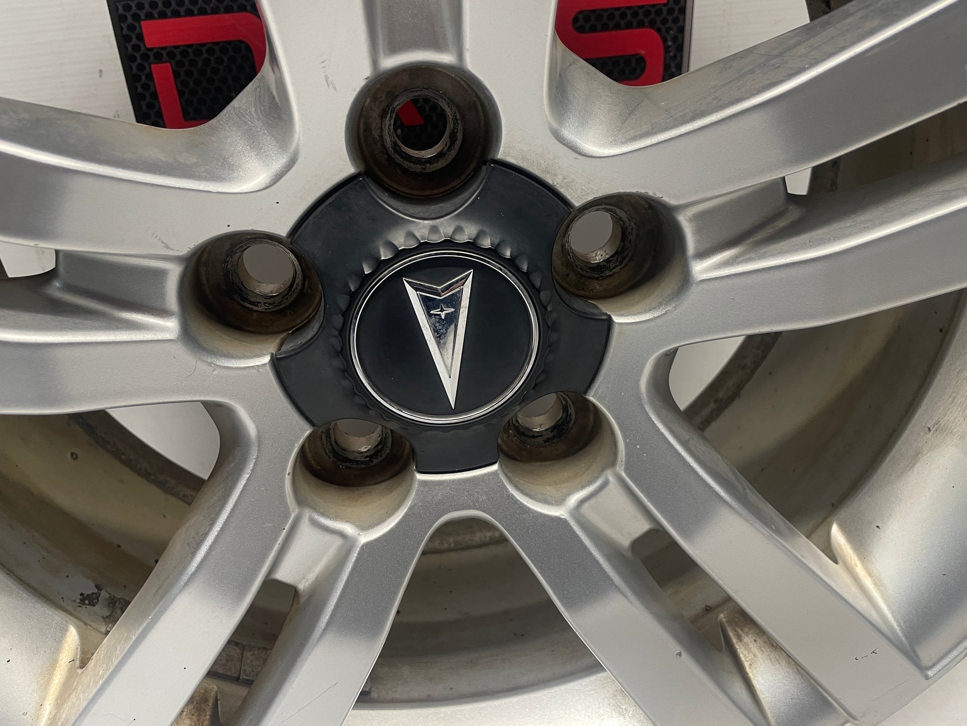 2008 Pontiac G8 Base Wheel 18X8 OEM - Day's Parts Yard