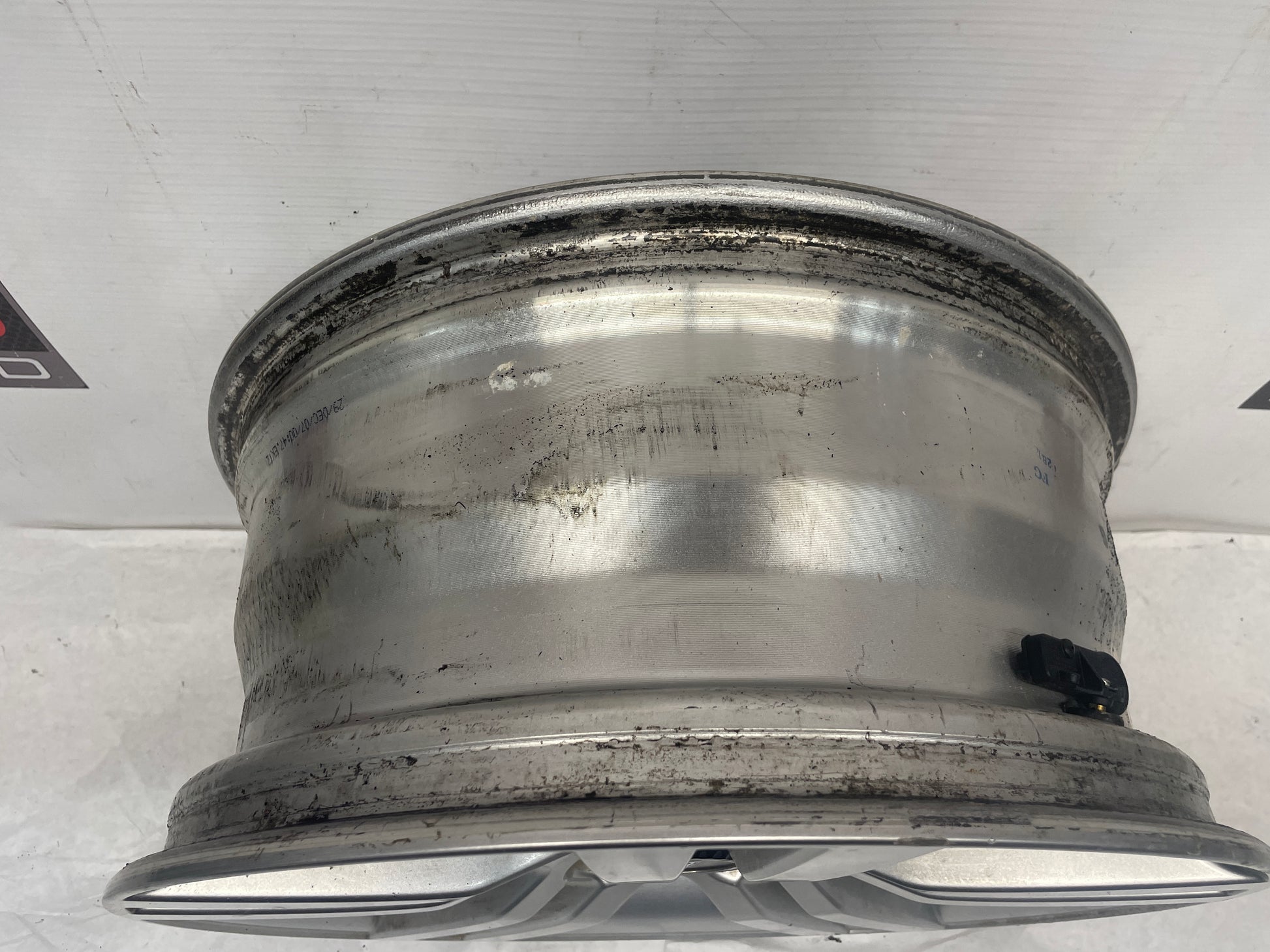 2008 Pontiac G8 Base Wheel 18X8 OEM - Day's Parts Yard
