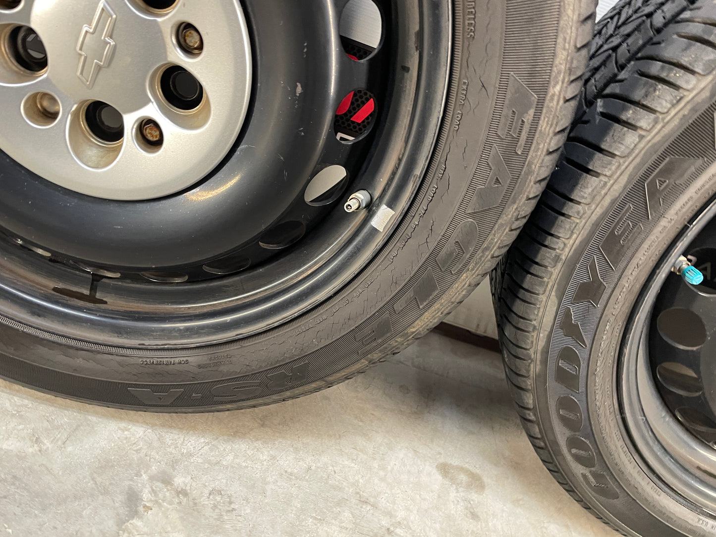 2013 Chevy Caprice PPV Wheel & Tire Set Goodyear Eagle 235/50R18 - Day's Parts Yard