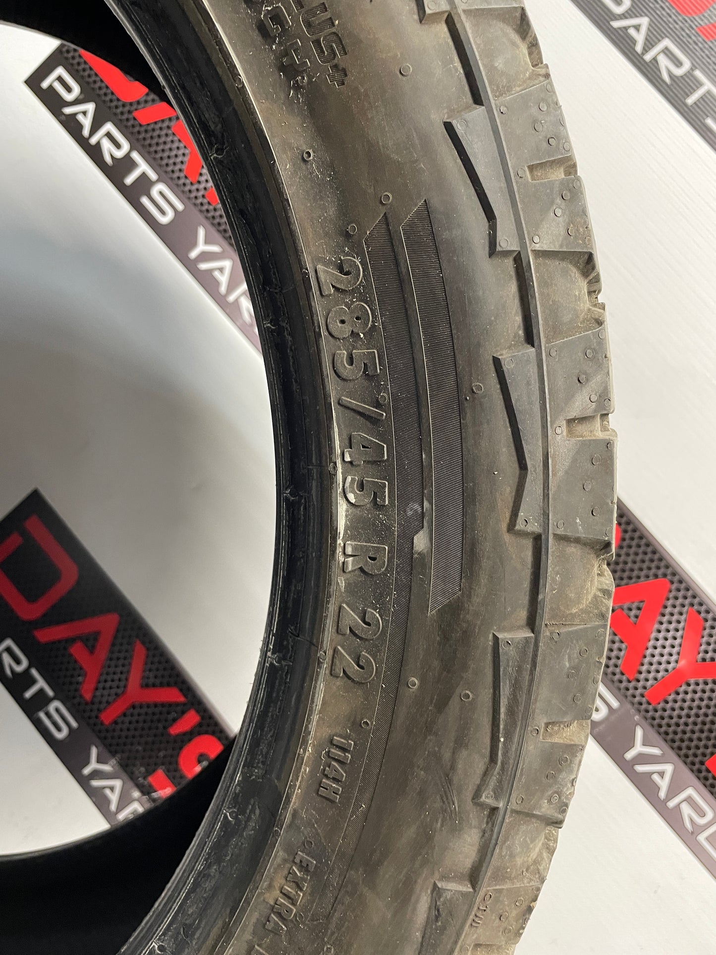 Continental Terrain Contact AT 285/45R22