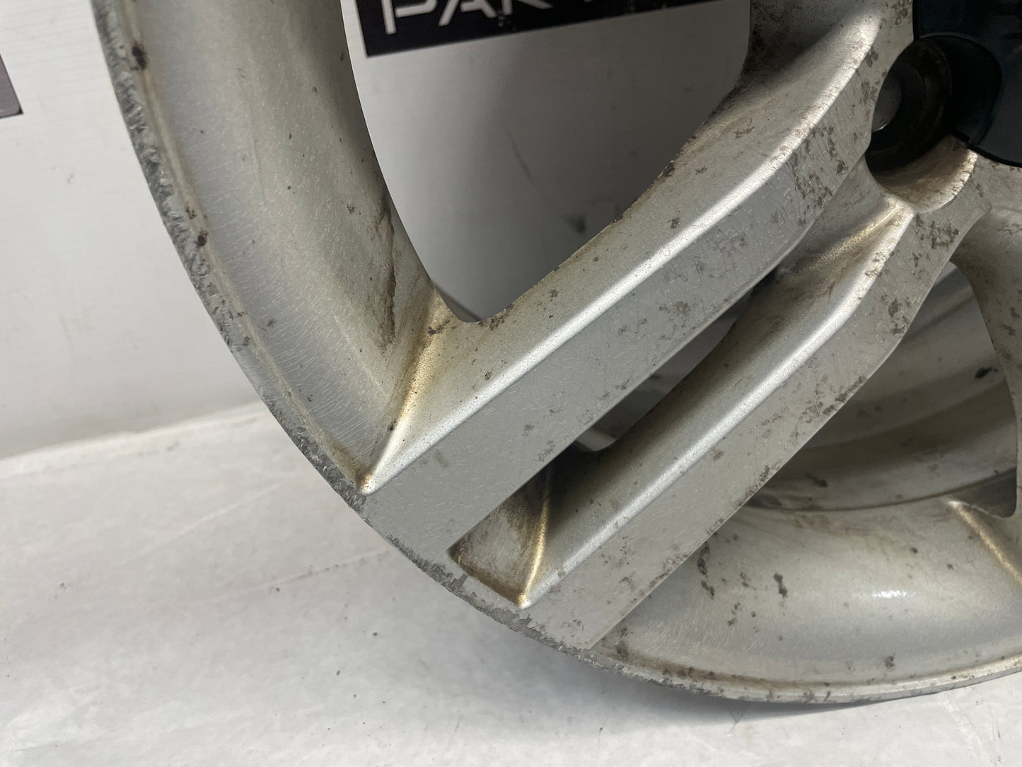 2008 Pontiac G8 Base Wheel 18X8 OEM - Day's Parts Yard