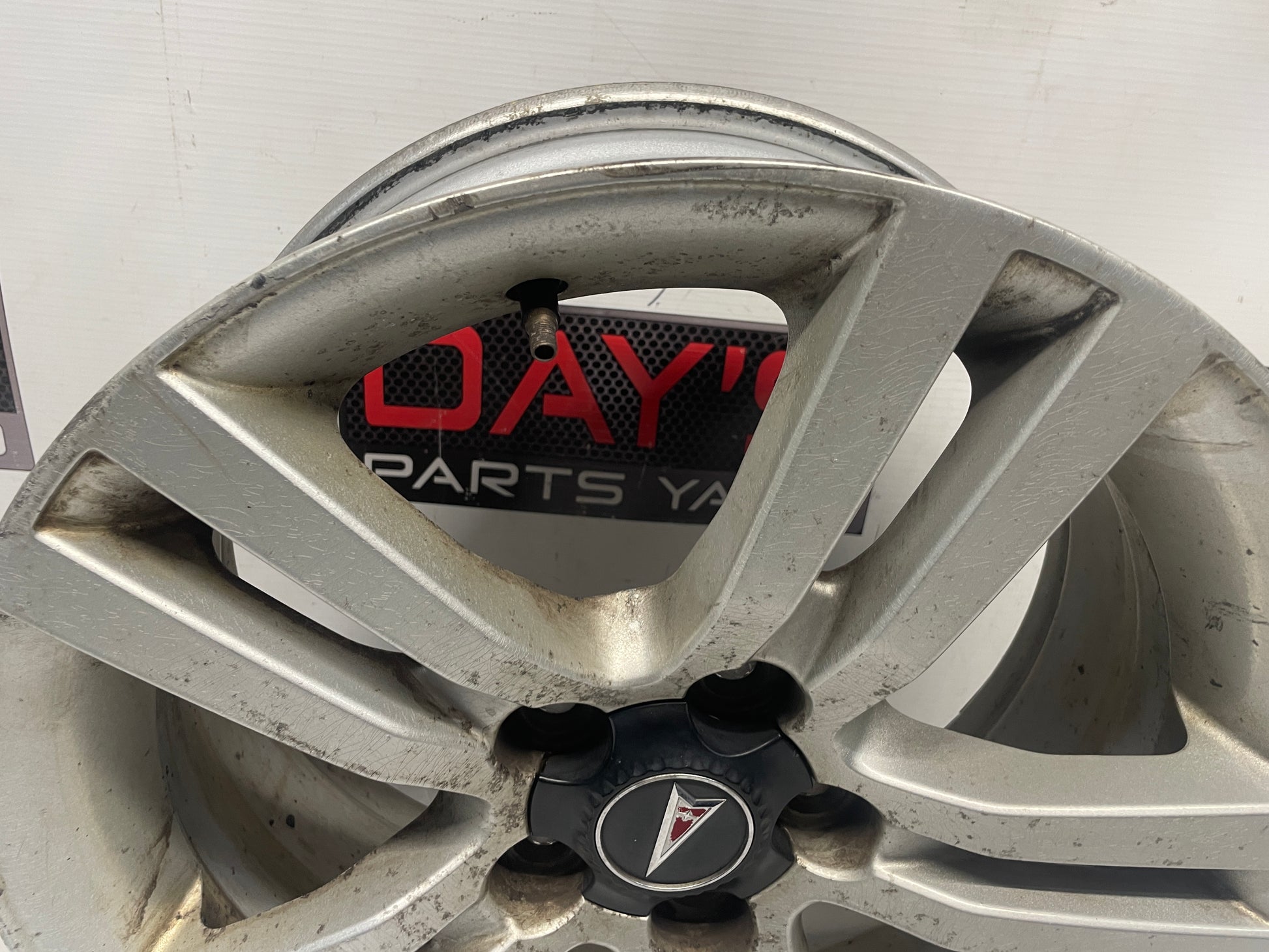 2008 Pontiac G8 Base Wheel 18X8 OEM - Day's Parts Yard