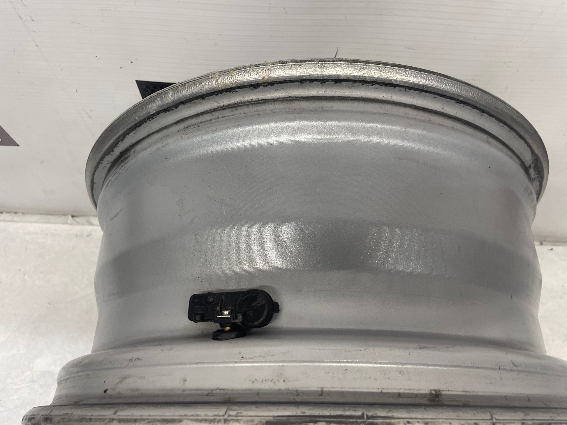 2008 Pontiac G8 Base Wheel 18X8 OEM - Day's Parts Yard