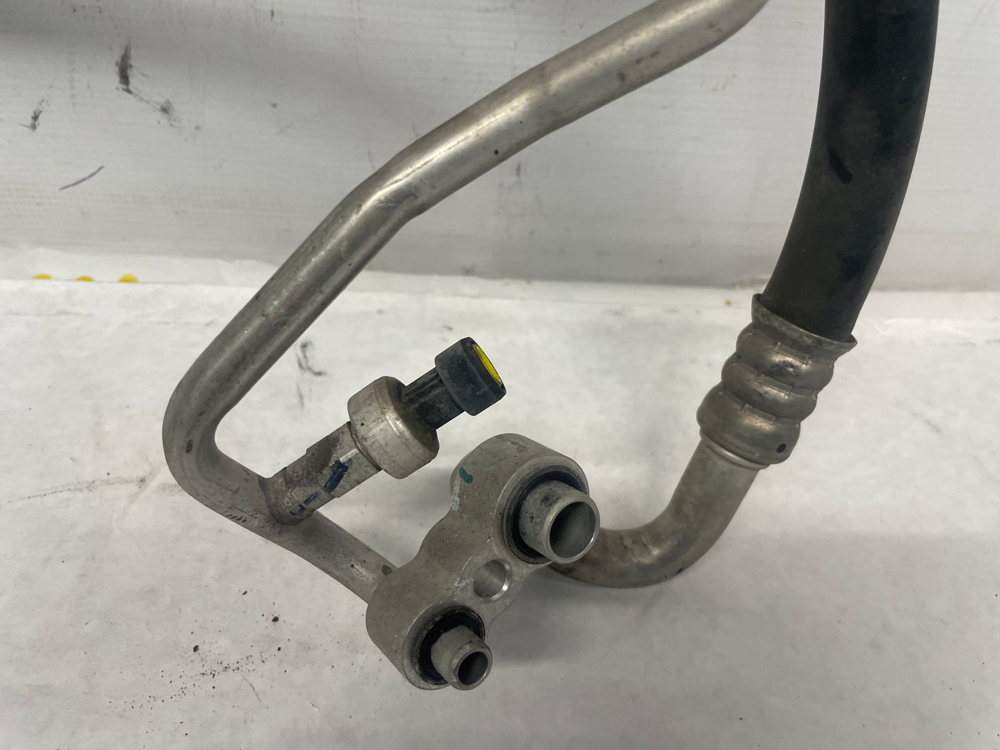 2008 Pontiac G8 Base AC Air Conditioner Compressor Manifold Line Hose Tube OEM - Day's Parts Yard