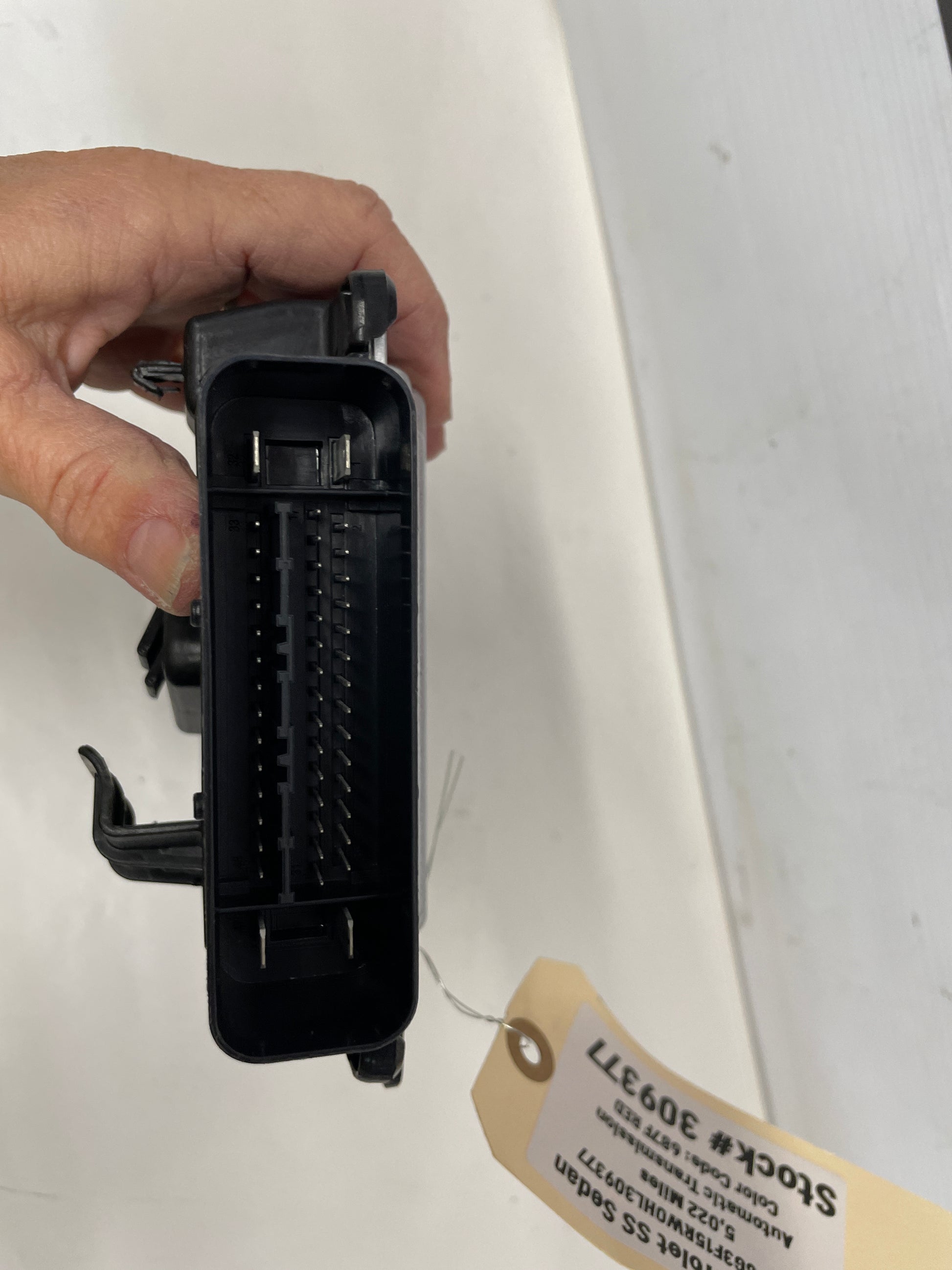 2017 Chevy SS Sedan Electronic Suspension Control Module w/ Bracket OEM - Day's Parts Yard