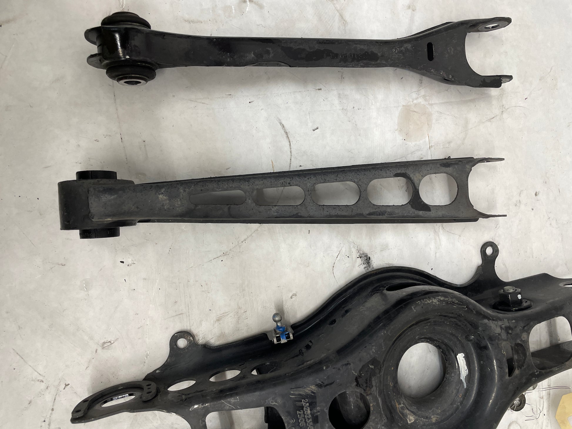 2017 Cadillac CTS-V LH Driver Rear Suspension Control Trailing Arms Rods Links Set OEM - Day's Parts Yard