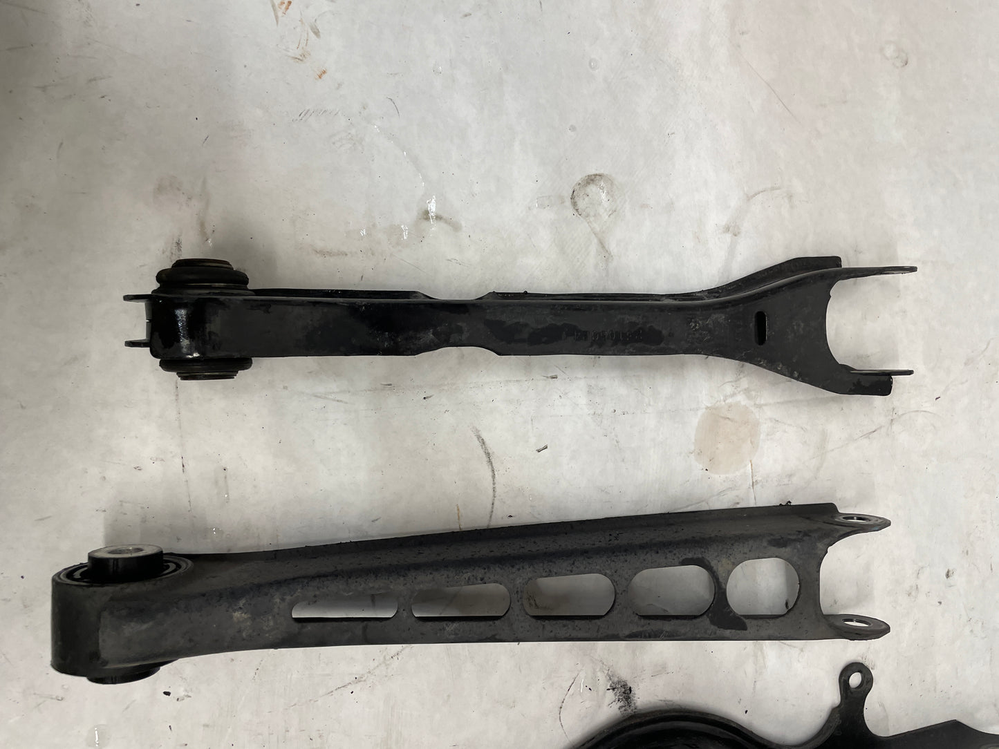 2017 Cadillac CTS-V LH Driver Rear Suspension Control Trailing Arms Rods Links Set OEM - Day's Parts Yard