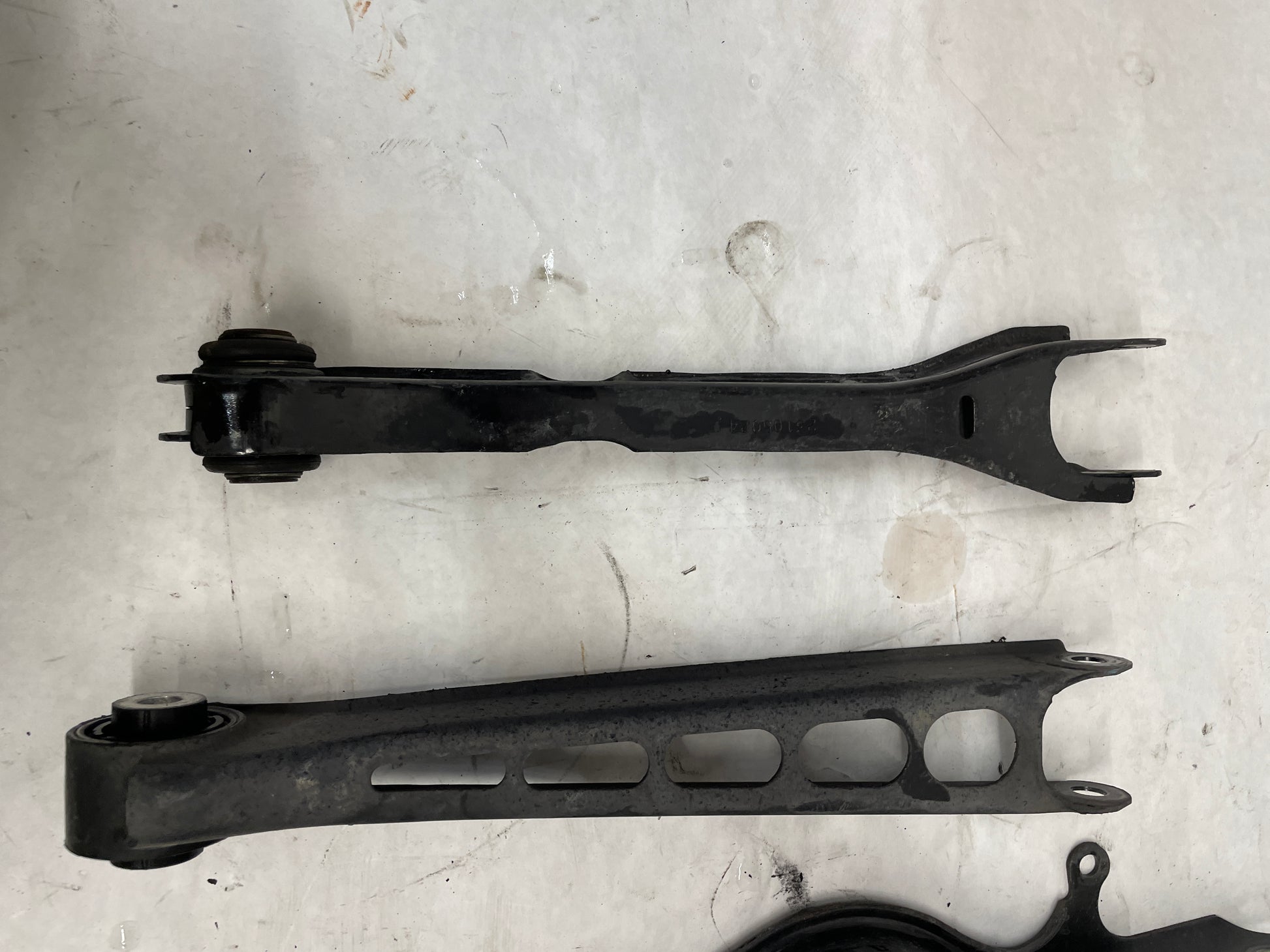 2017 Cadillac CTS-V LH Driver Rear Suspension Control Trailing Arms Rods Links Set OEM - Day's Parts Yard