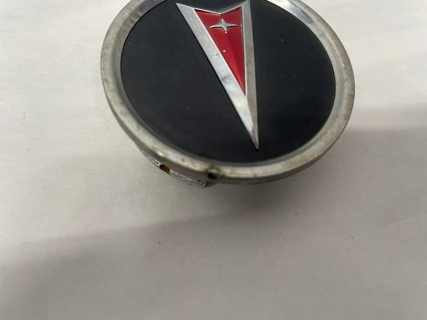 2005 Pontiac GTO Wheel Center Cap OEM - Day's Parts Yard