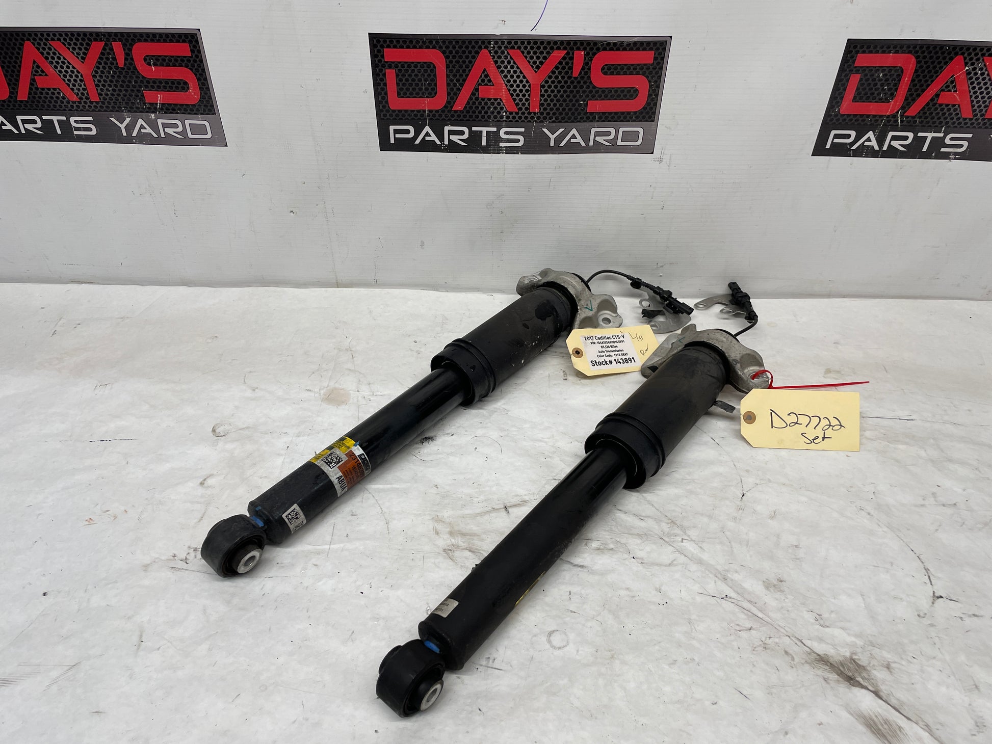 2017 Cadillac CTS-V RH & LH Rear Suspension Shock Absorber Magnetic Ride OEM - Day's Parts Yard