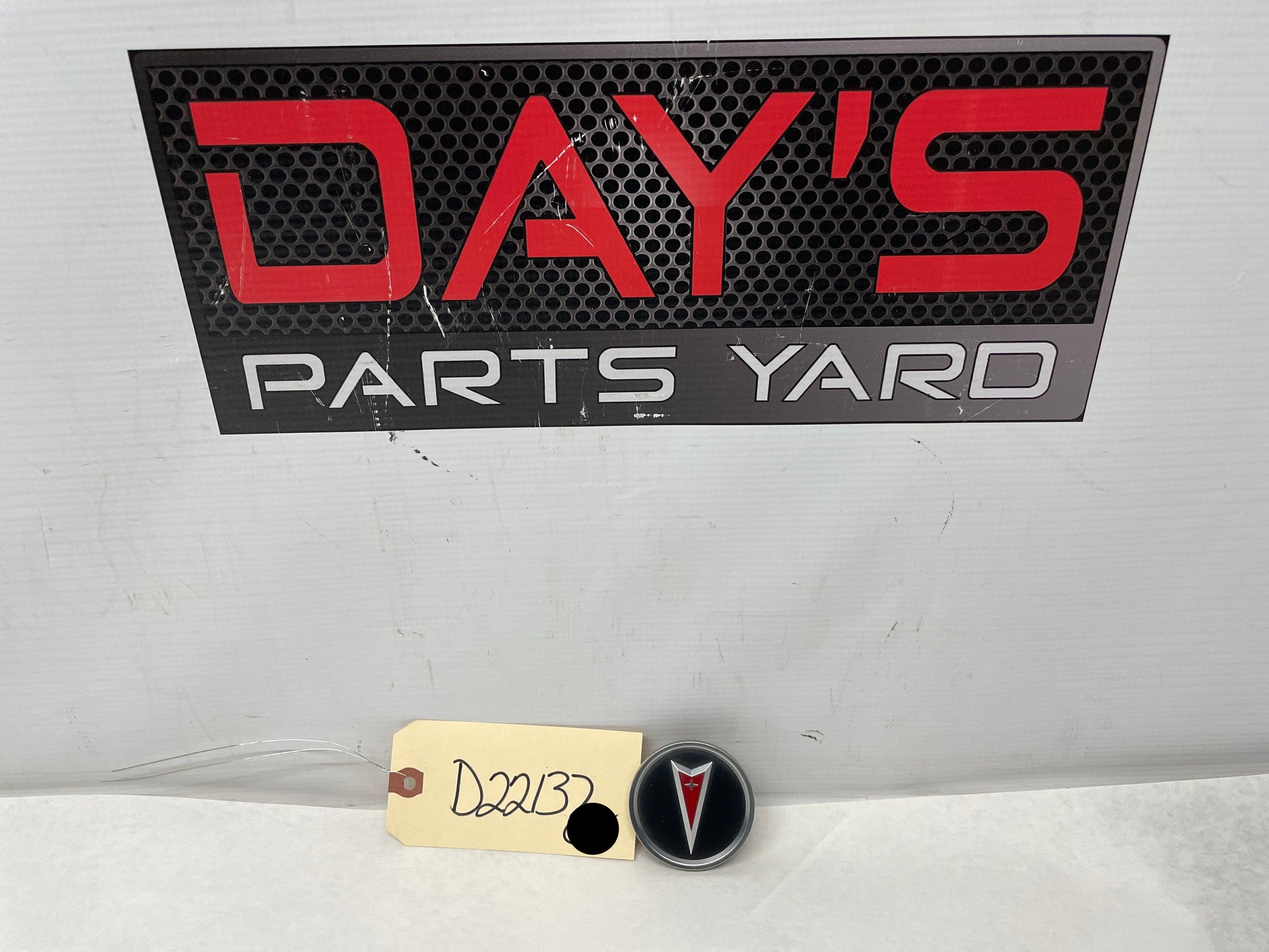 2006 Pontiac GTO Wheel Center Cap OEM - Day's Parts Yard