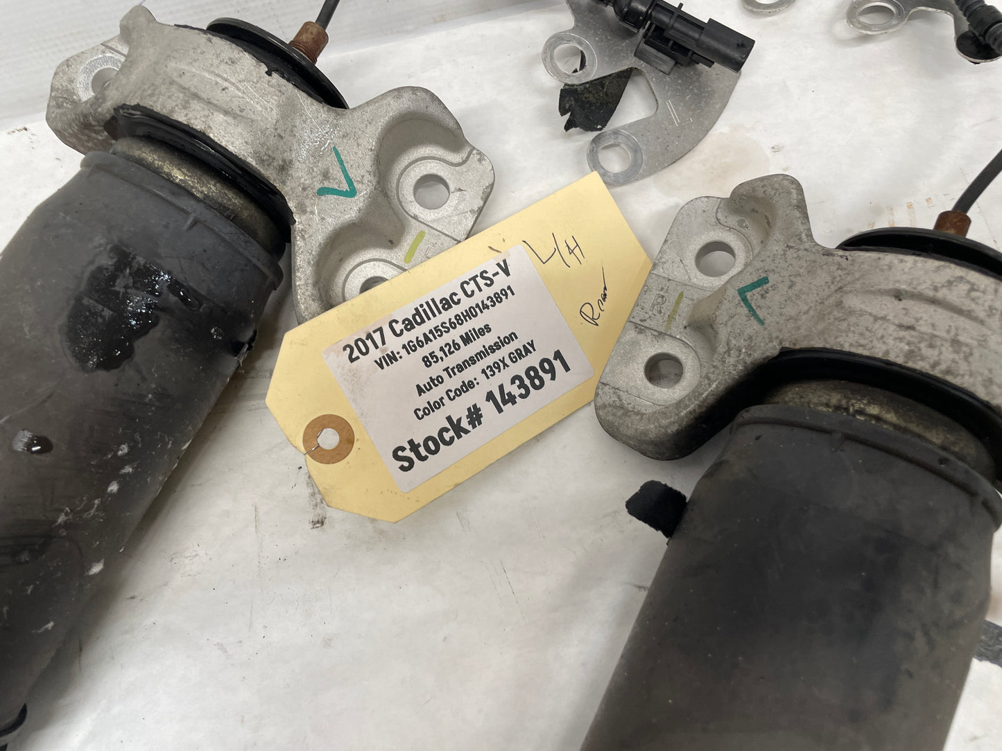 2017 Cadillac CTS-V RH & LH Rear Suspension Shock Absorber Magnetic Ride OEM - Day's Parts Yard