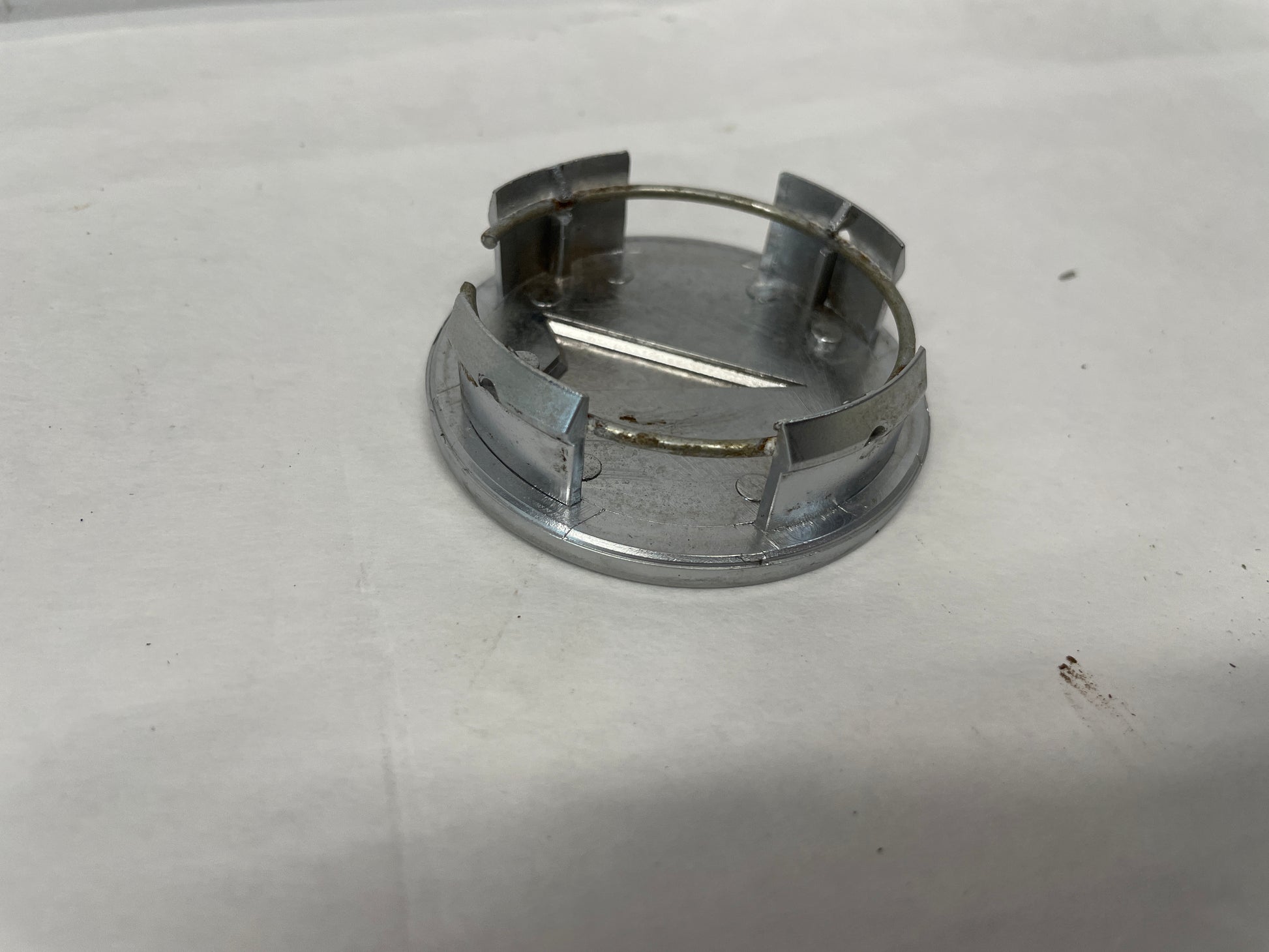 2005 Pontiac GTO Wheel Center Cap Aftermarket - Day's Parts Yard
