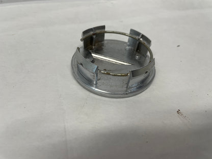2005 Pontiac GTO Wheel Center Cap Aftermarket - Day's Parts Yard