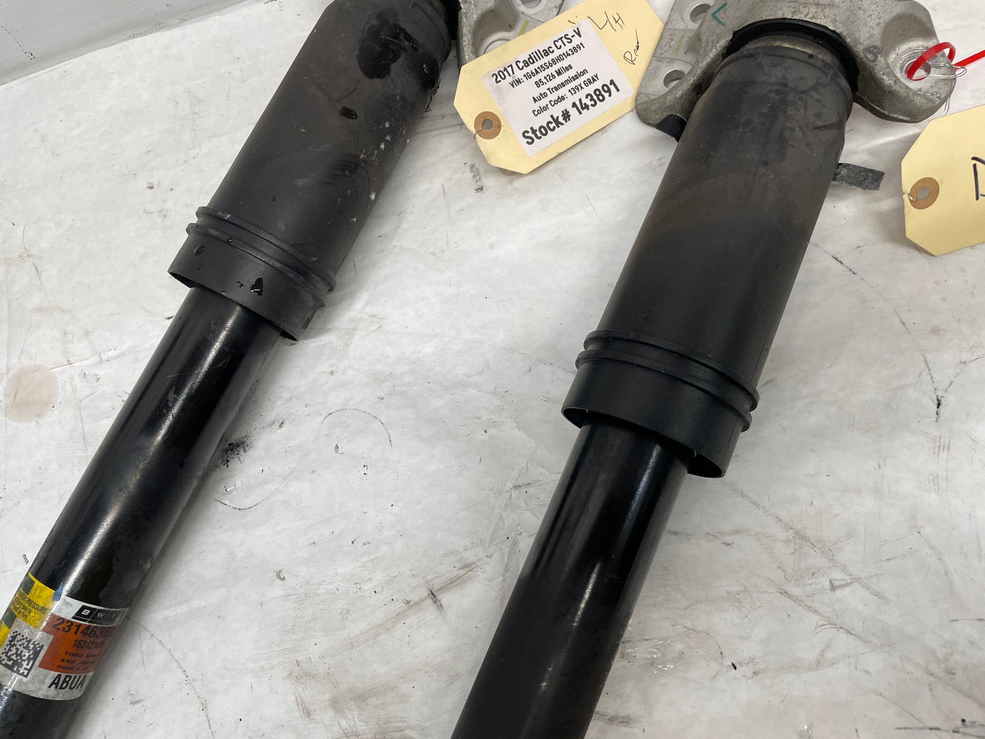 2017 Cadillac CTS-V RH & LH Rear Suspension Shock Absorber Magnetic Ride OEM - Day's Parts Yard