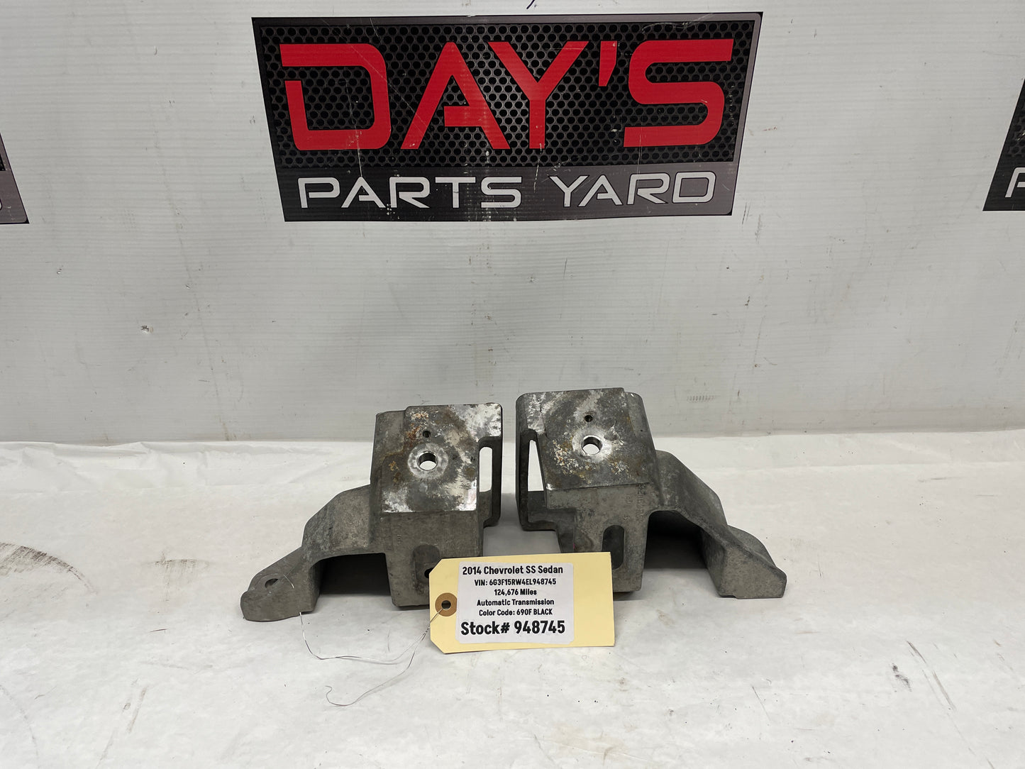 2014 Chevy SS Sedan RH & LH Engine Motor Mounts Stands Brackets OEM