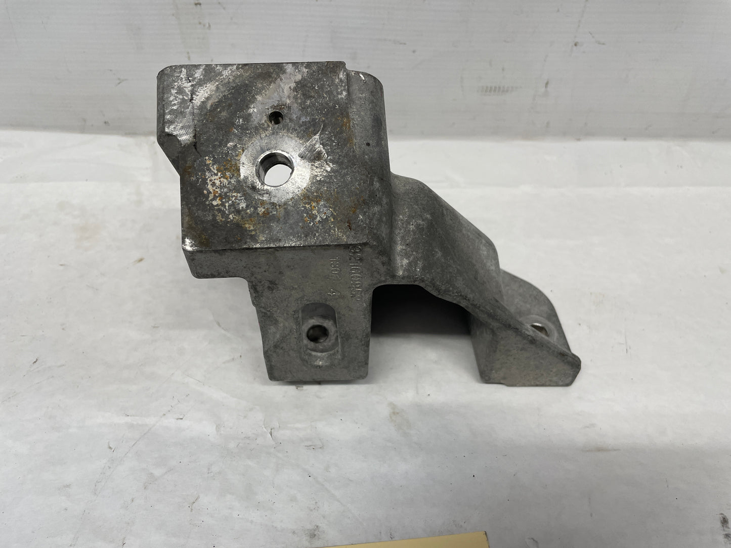 2014 Chevy SS Sedan RH & LH Engine Motor Mounts Stands Brackets OEM