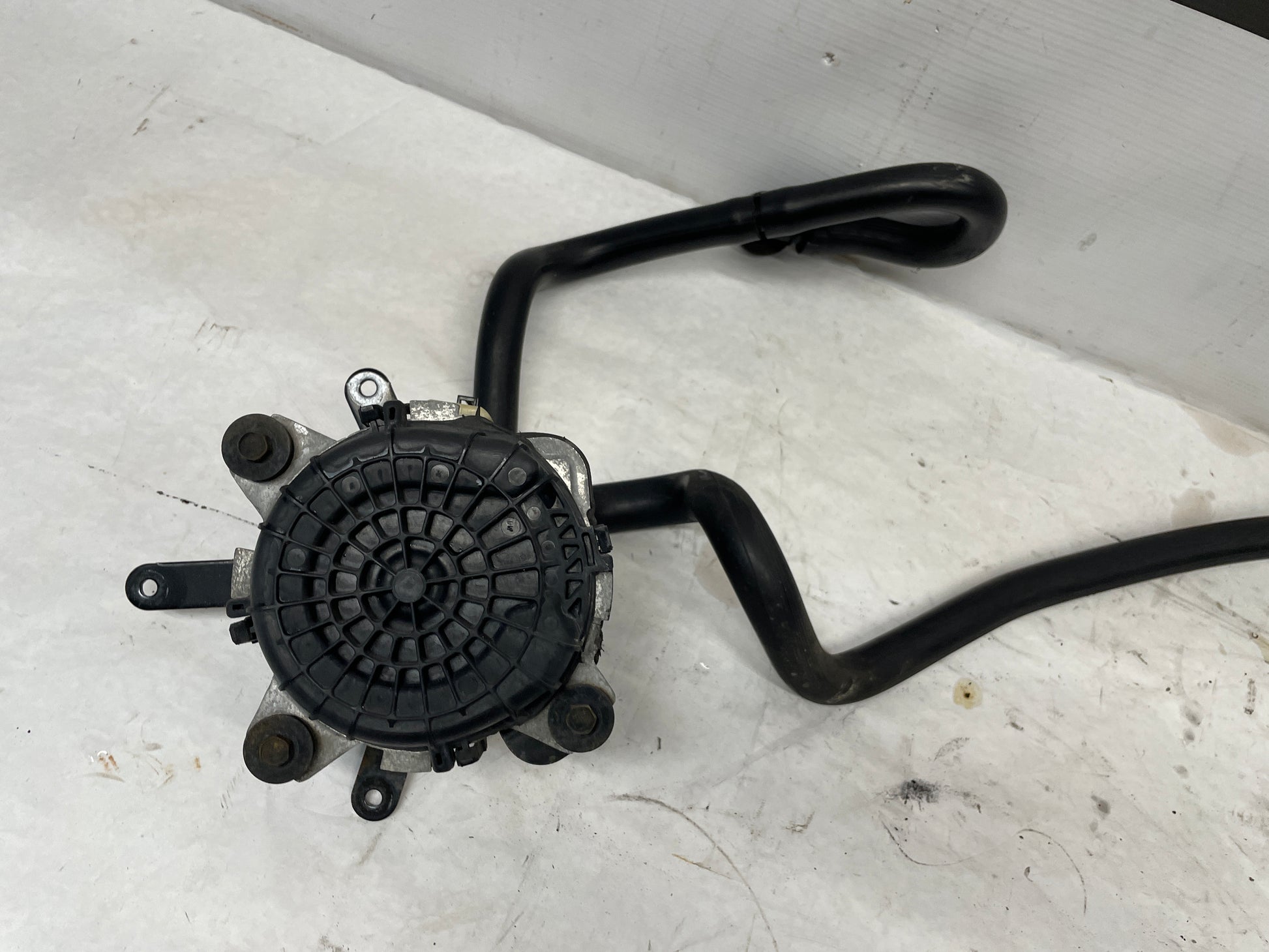 1999 Chevy C5 Corvette Emissions Secondary Air Pump w/ Lines Hoses Tubes OEM - Day's Parts Yard