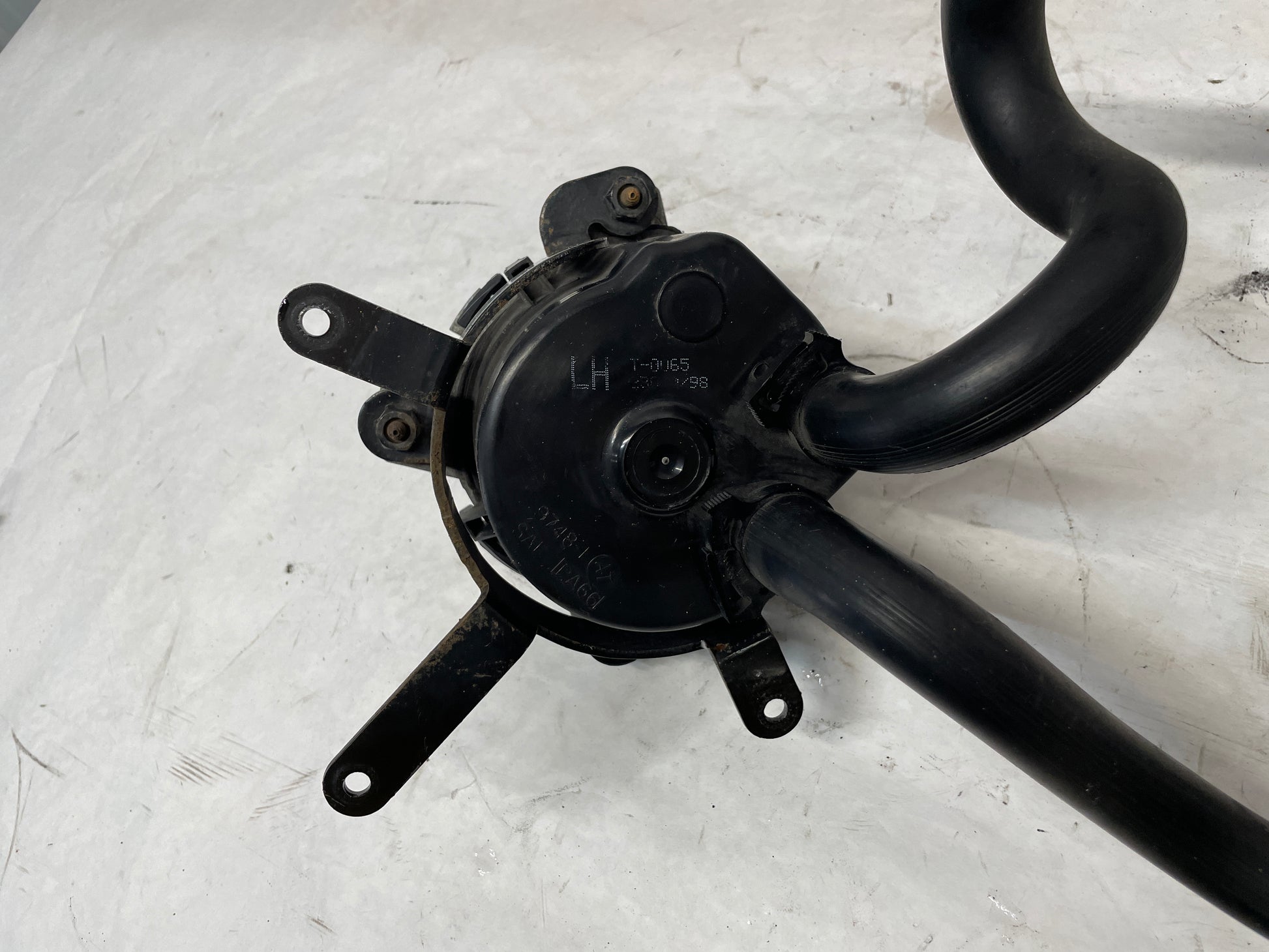 1999 Chevy C5 Corvette Emissions Secondary Air Pump w/ Lines Hoses Tubes OEM - Day's Parts Yard