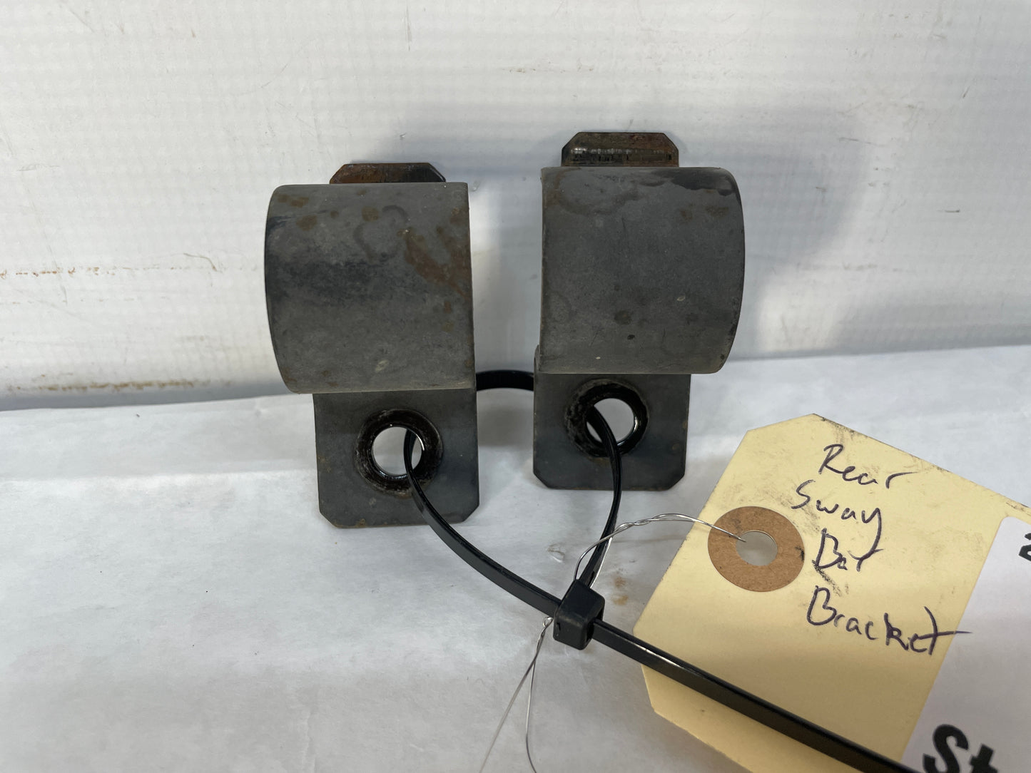 2013 Chevy Caprice PPV Rear Stabilizer Sway Bar Brackets OEM