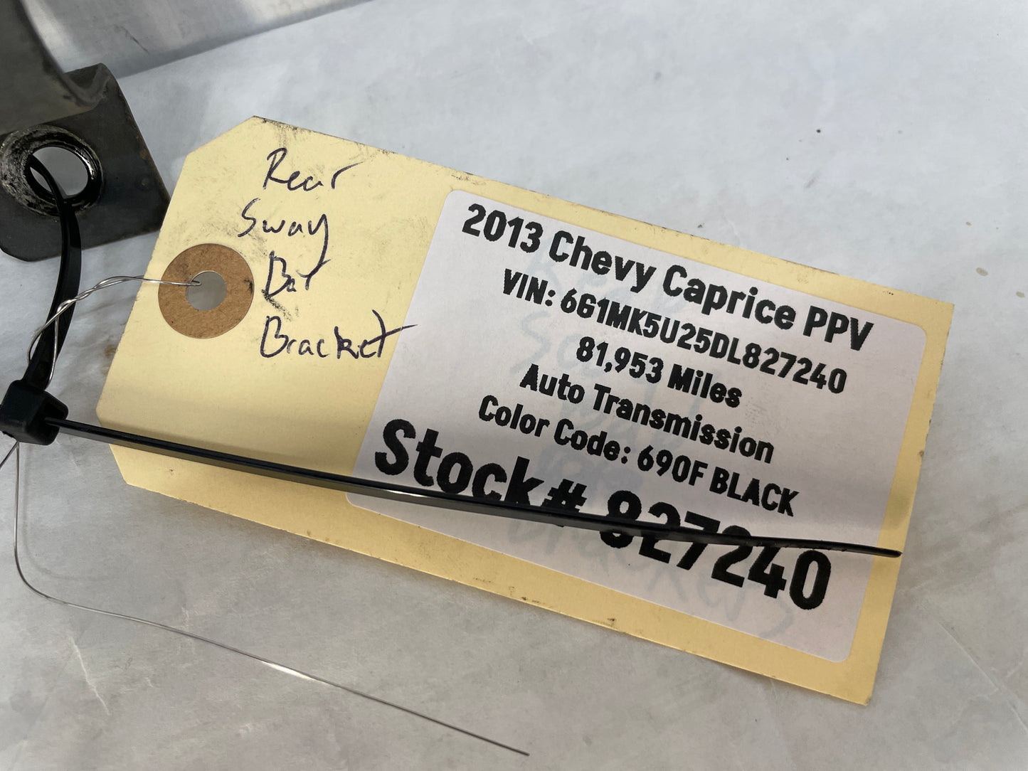 2013 Chevy Caprice PPV Rear Stabilizer Sway Bar Brackets OEM