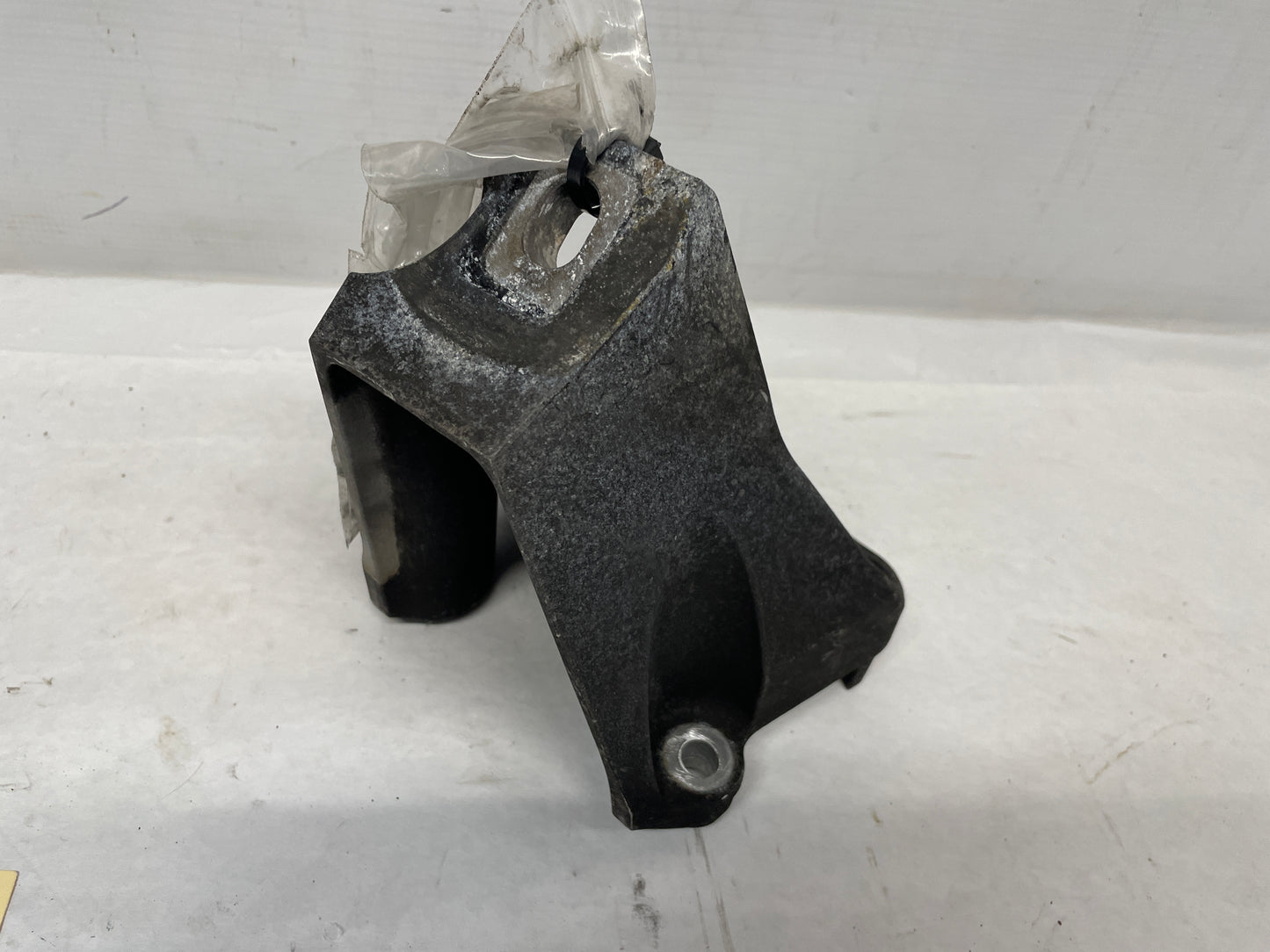 2012 Chevy Camaro SS RH & LH Engine Motor Mounts Stands Brackets OEM