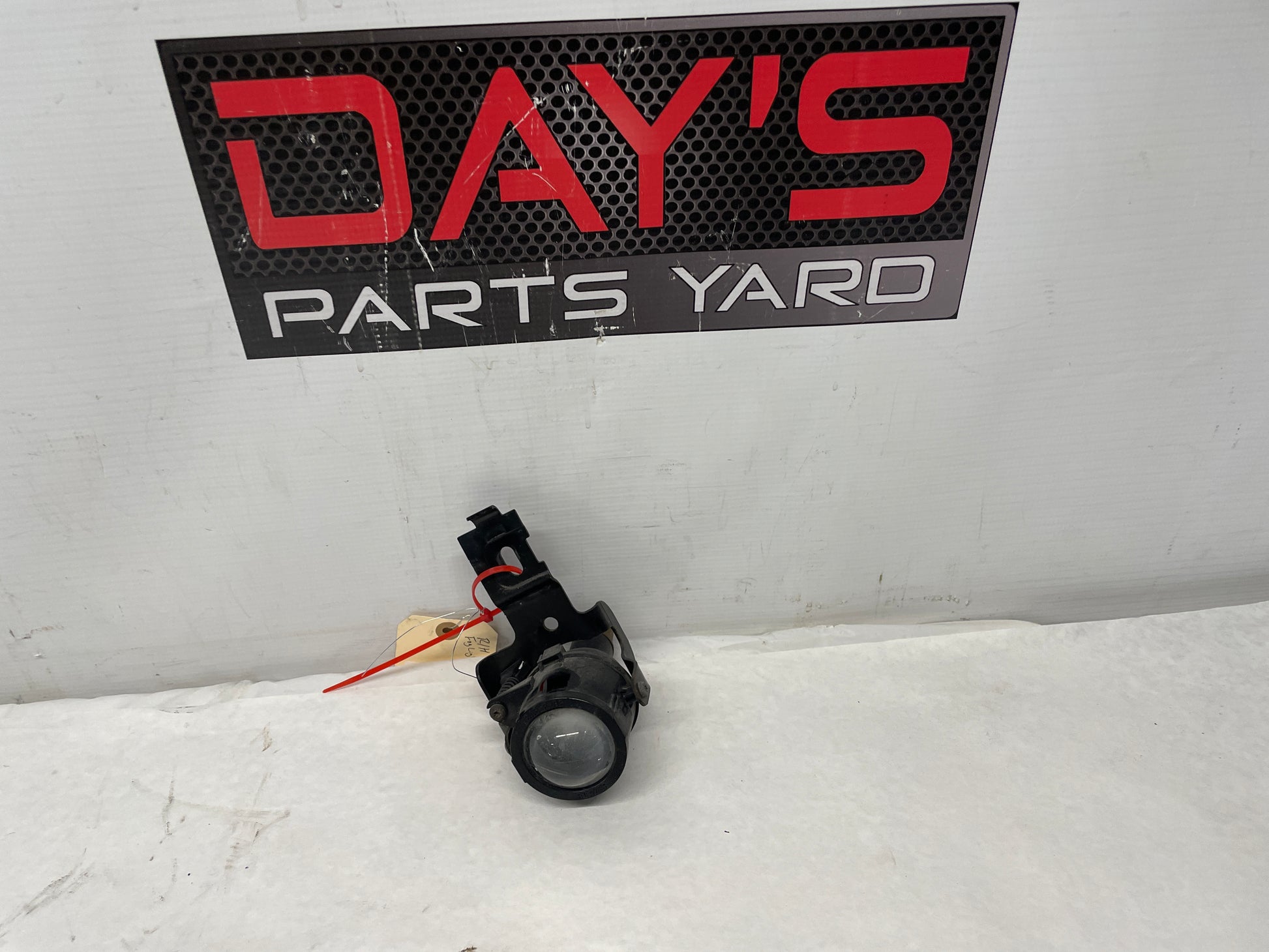 1999 Chevy C5 Corvette RH Passenger Fog Light Lamp w/ Bracket OEM - Day's Parts Yard