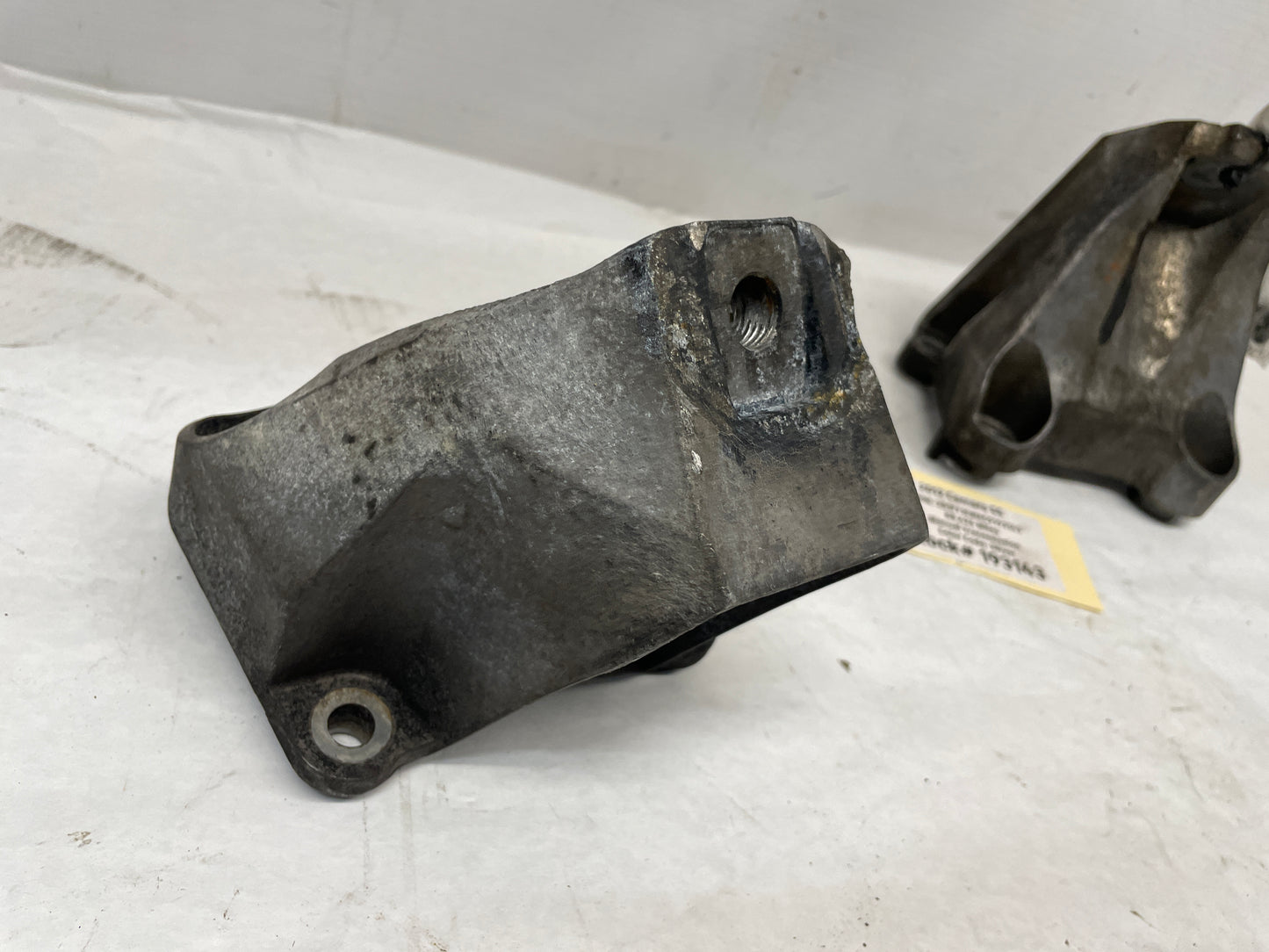 2012 Chevy Camaro SS RH & LH Engine Motor Mounts Stands Brackets OEM