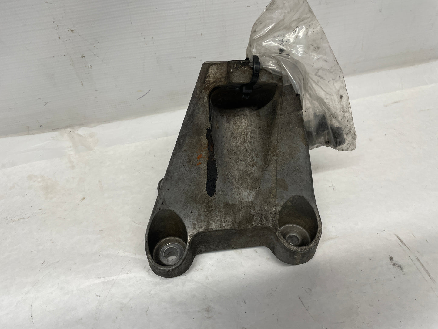 2012 Chevy Camaro SS RH & LH Engine Motor Mounts Stands Brackets OEM