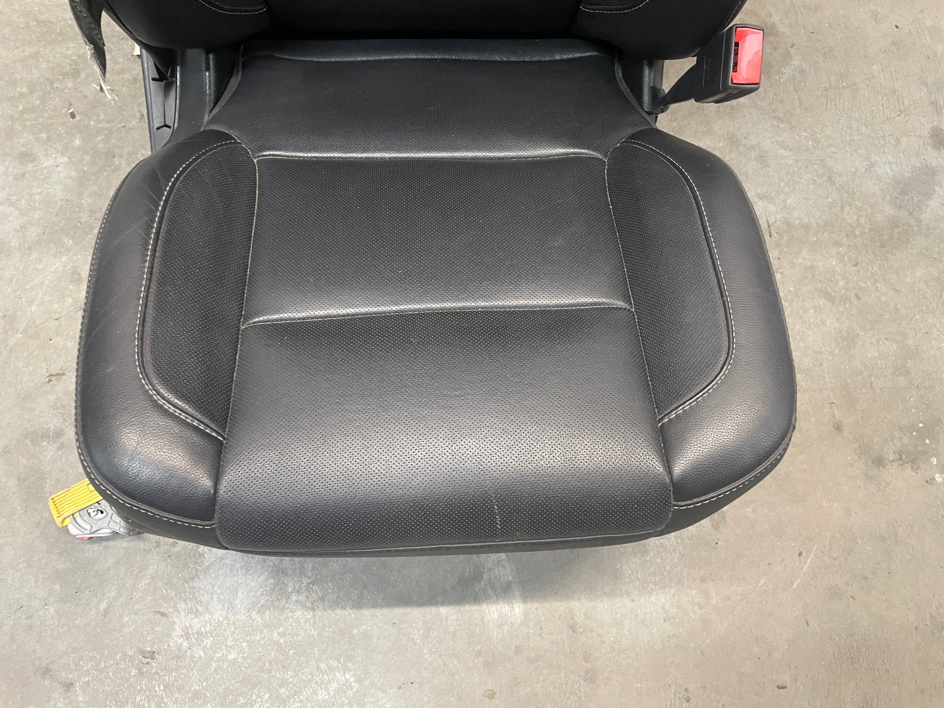 2018 GMC Sierra 1500 SLT Seats RH Passenger Front Only  OEM - Day's Parts Yard