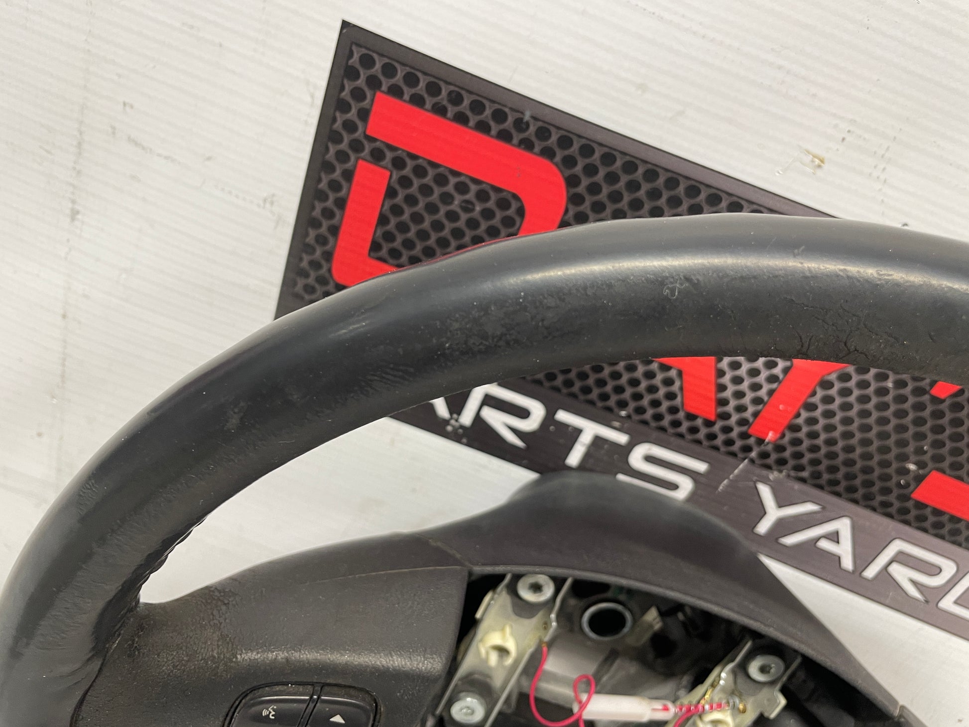 2004 Chevy Silverado 2500HD Steering Wheel w/ Buttons OEM - Day's Parts Yard