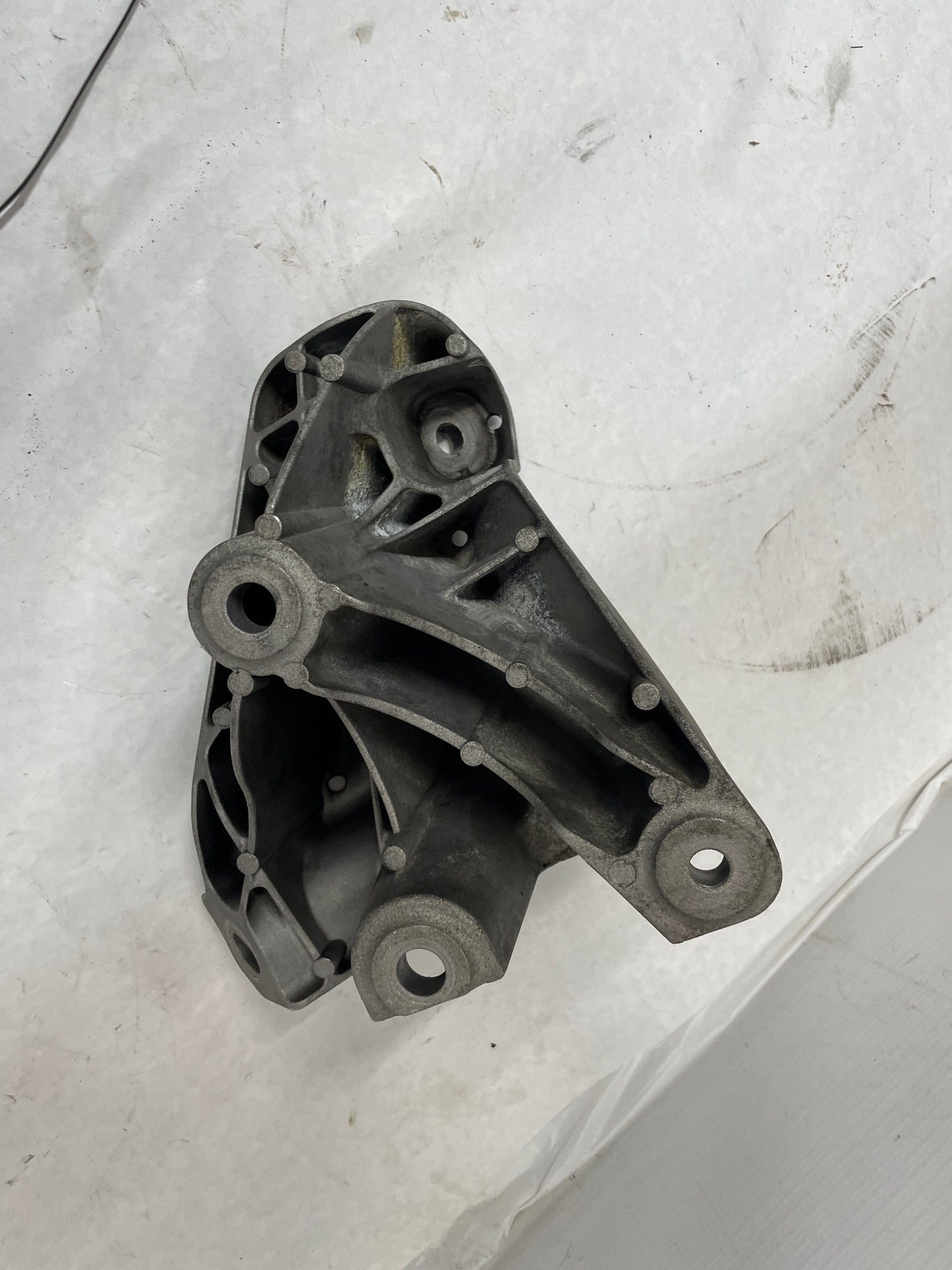 2020 Chevy Camaro SS LZ LH Driver Motor Mount Stand Bracket OEM