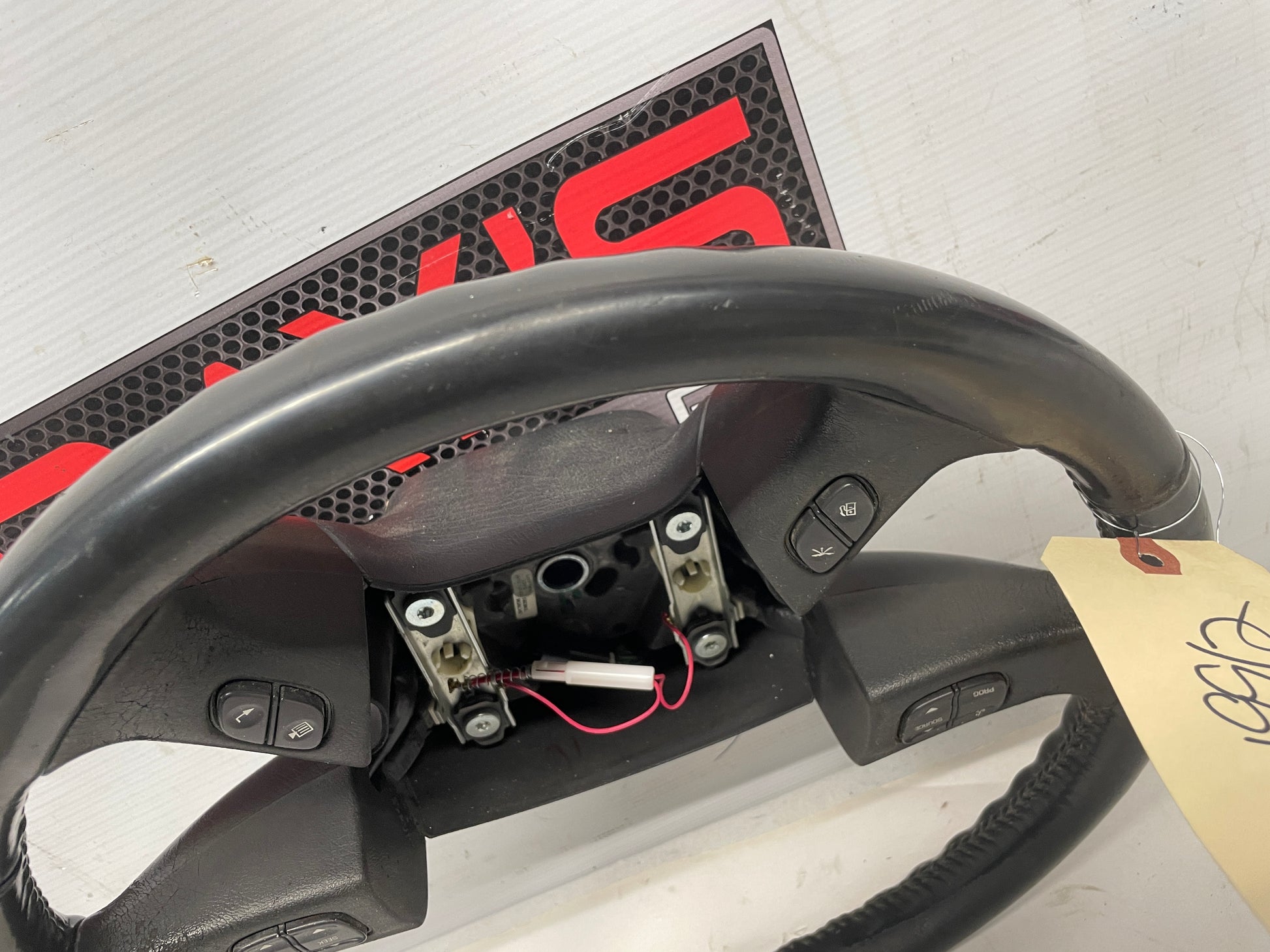 2004 Chevy Silverado 2500HD Steering Wheel w/ Buttons OEM - Day's Parts Yard
