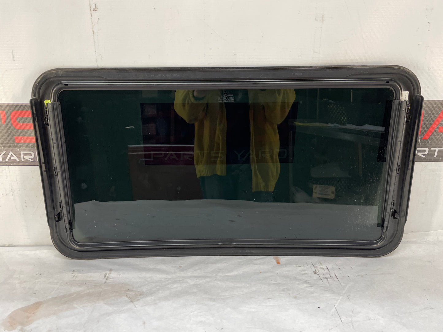 2009 Pontiac G8 GT Sunroof Sun Moon Roof Glass OEM