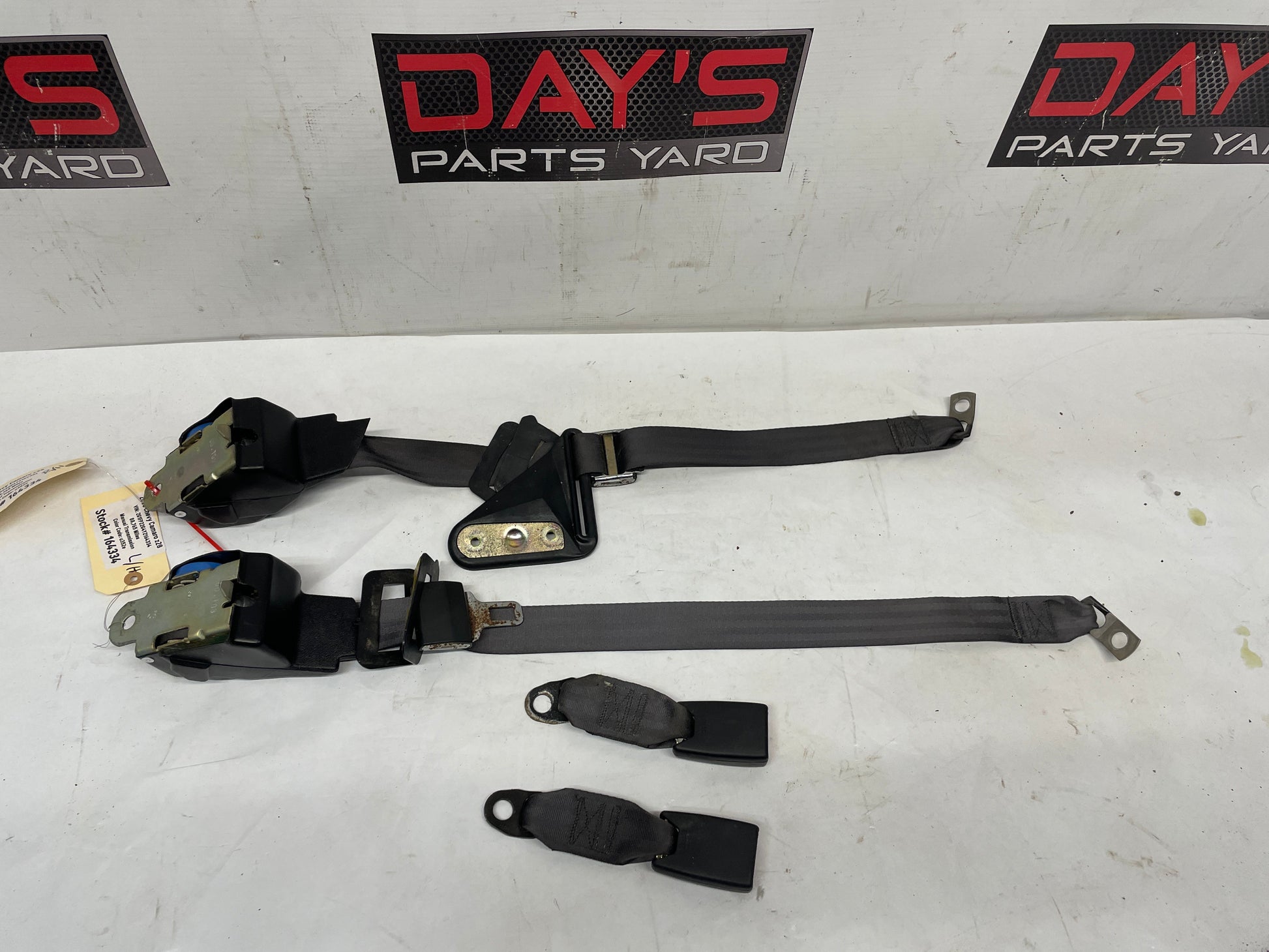 2000 Chevy Camaro Z28 Rear Seatbelt Seat Belts Retractors w/ Buckles OEM Ebony Black - Day's Parts Yard