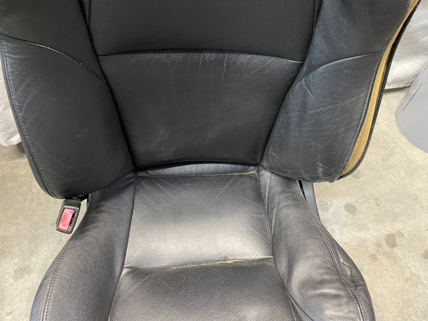 2005 Pontiac GTO Seats Fronts and Rears Black Leather OEM