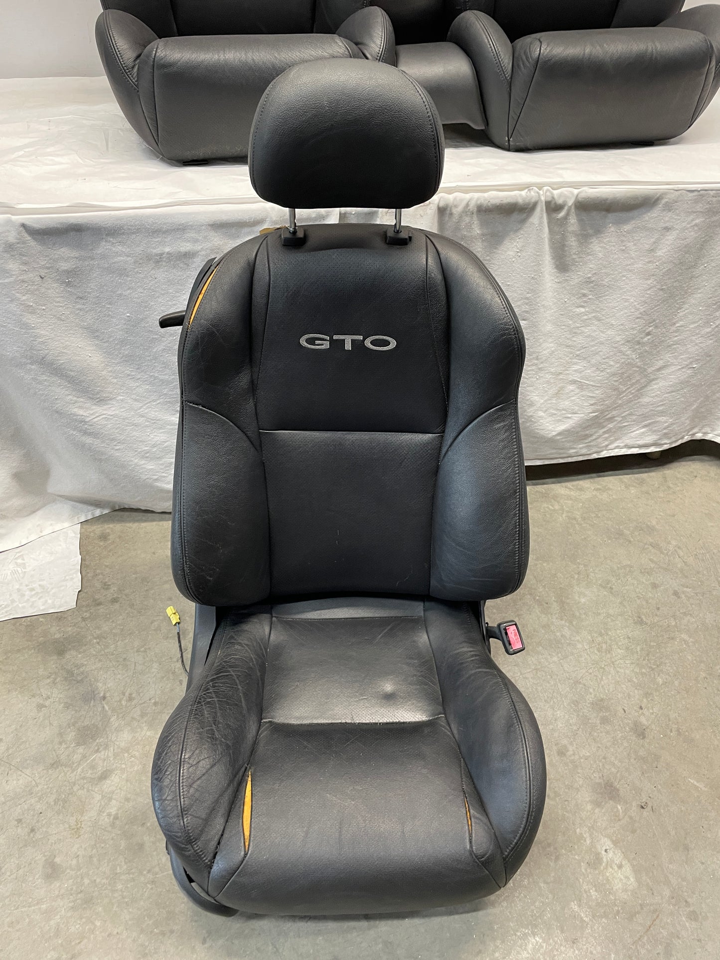 2005 Pontiac GTO Seats Fronts and Rears Black Leather OEM